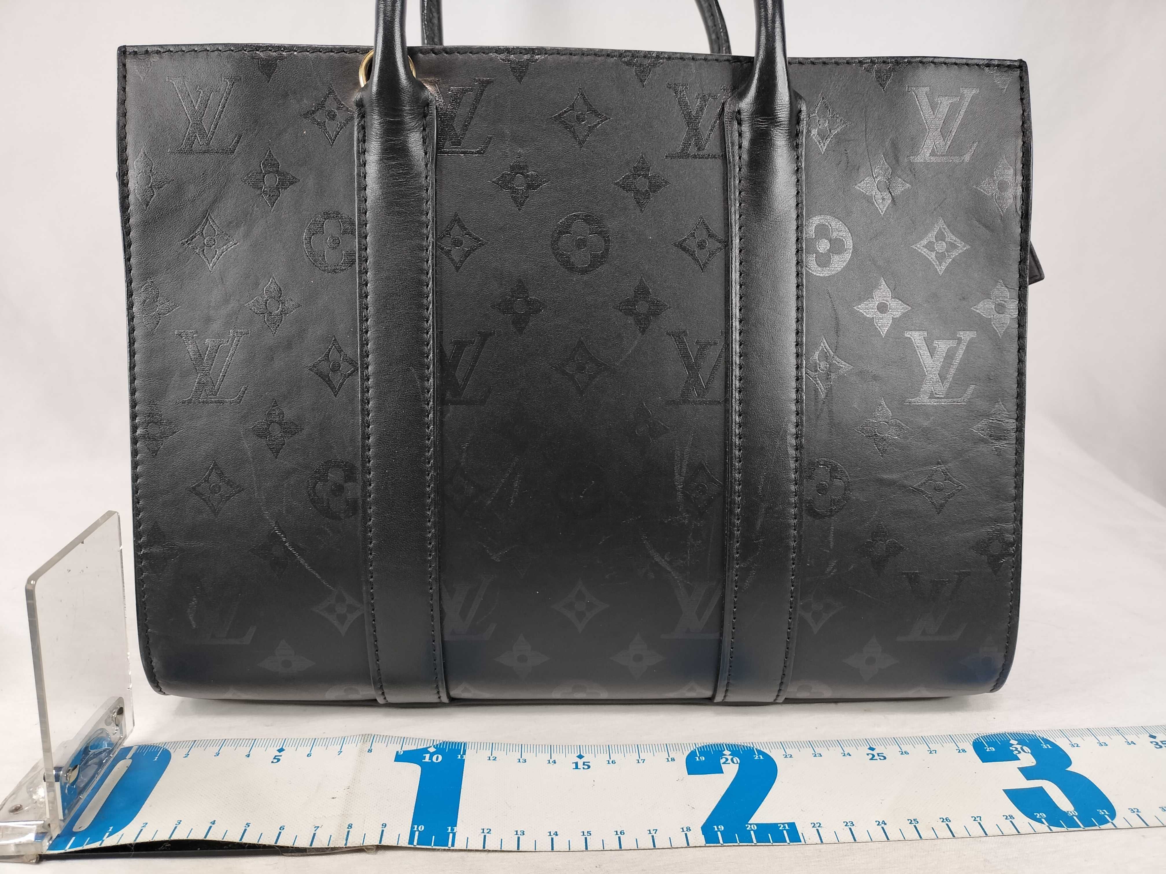 Very Tote MM M42886 IC Chip Calf Noir Handbag — view 2