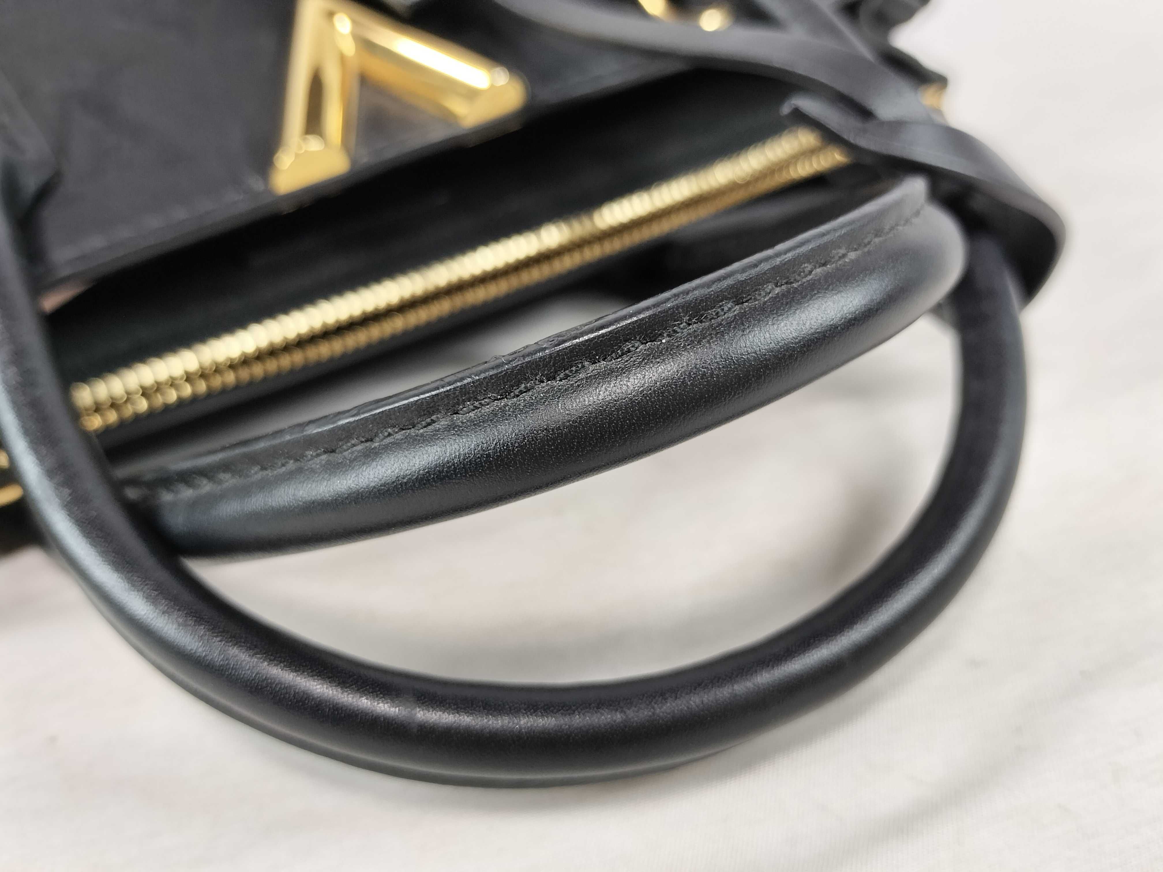 Very Tote MM M42886 IC Chip Calf Noir Handbag — view 4