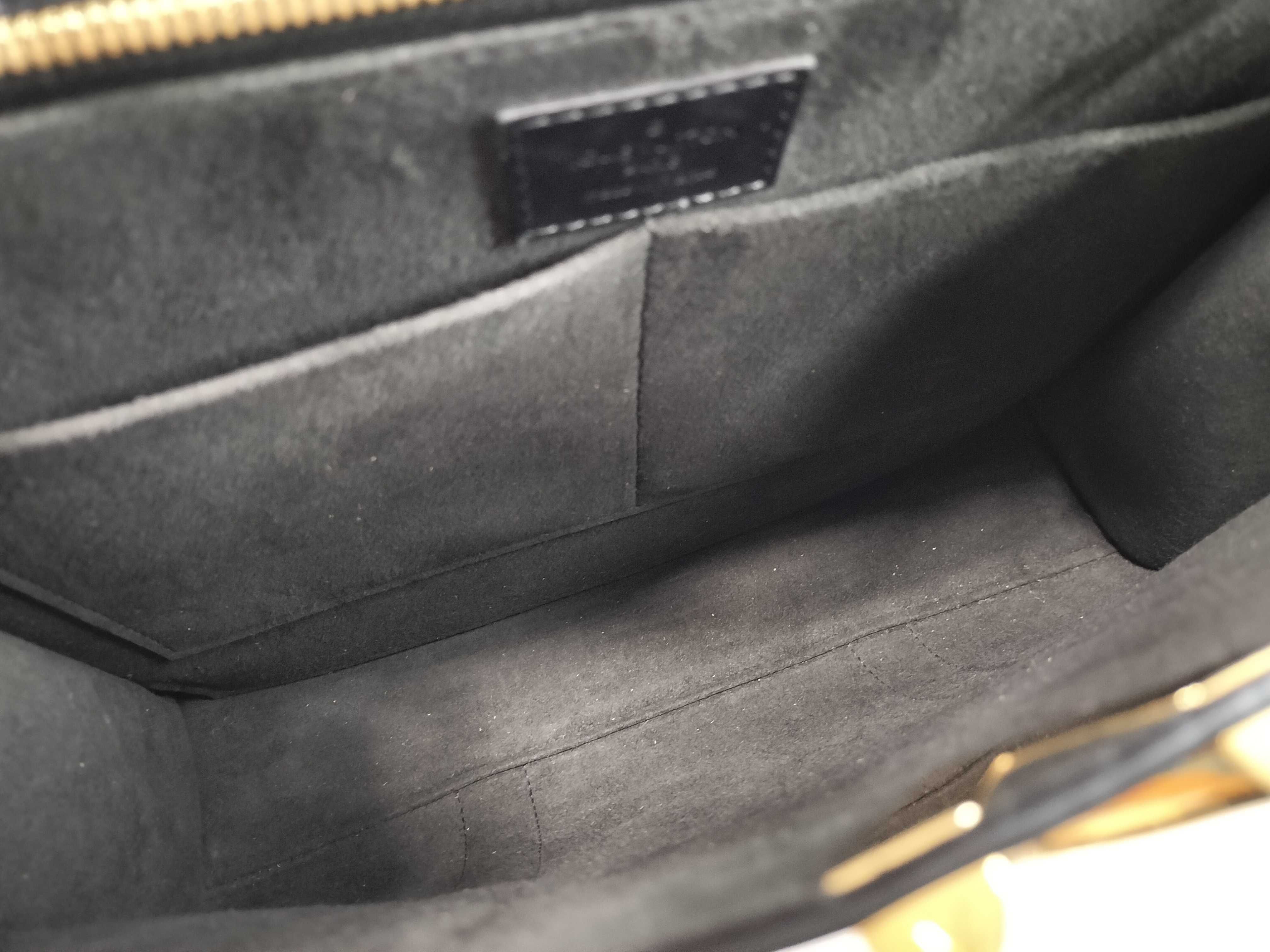 Very Tote MM M42886 IC Chip Calf Noir Handbag — view 9