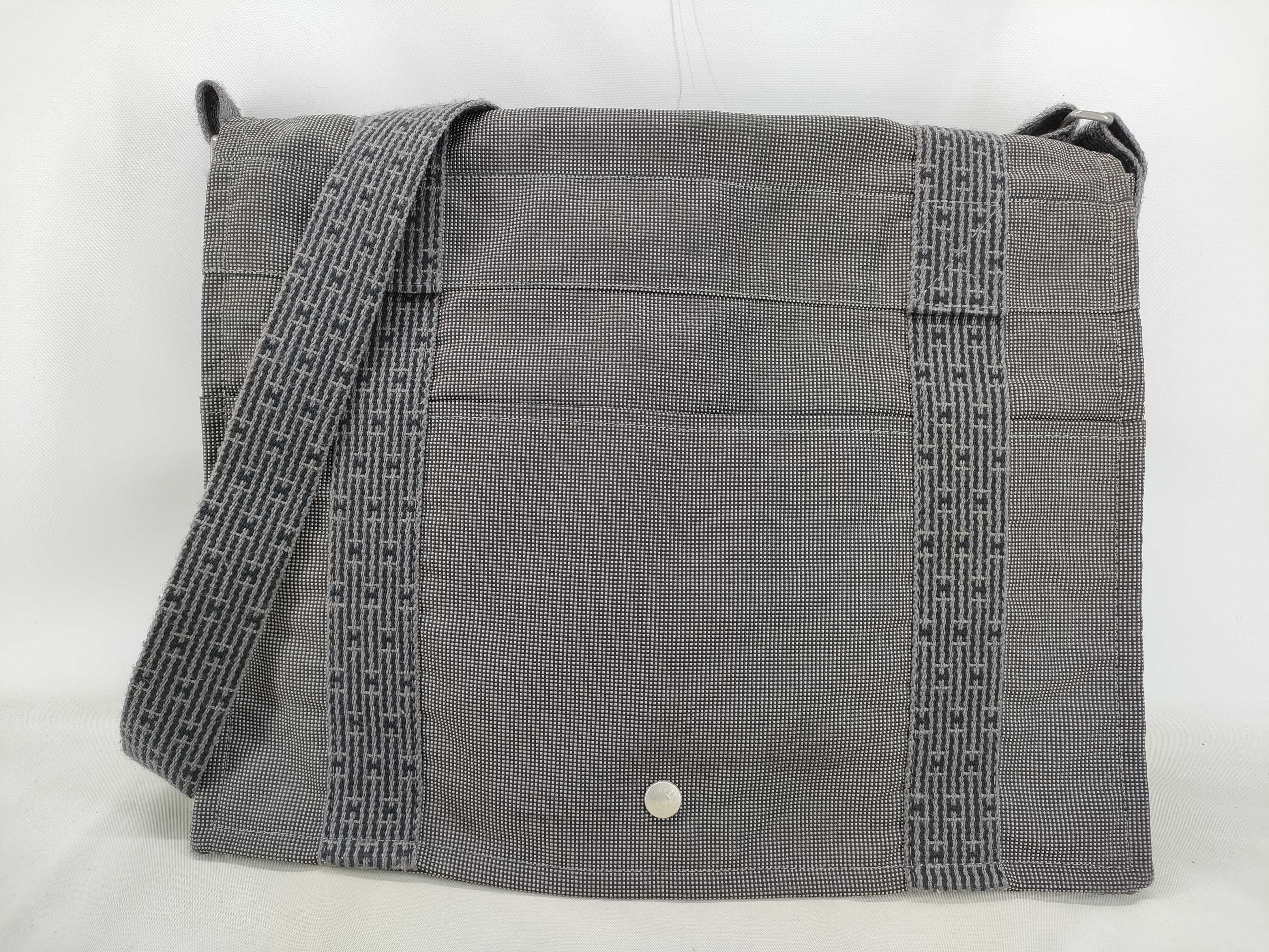 Herline Bassas Shoulder Bag