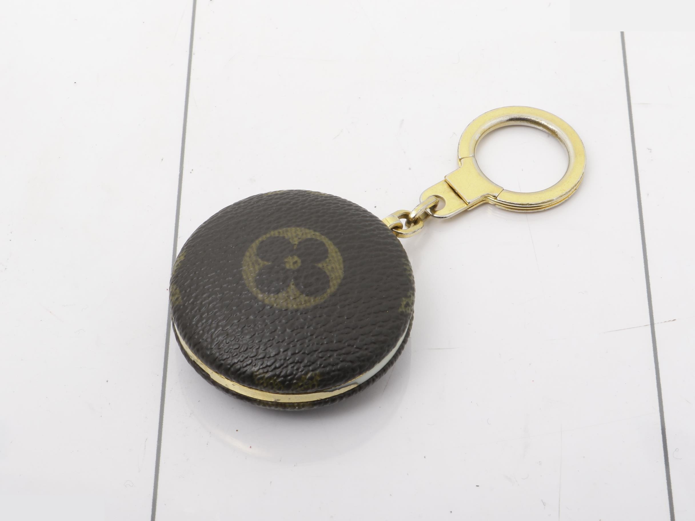 key ring — view 2