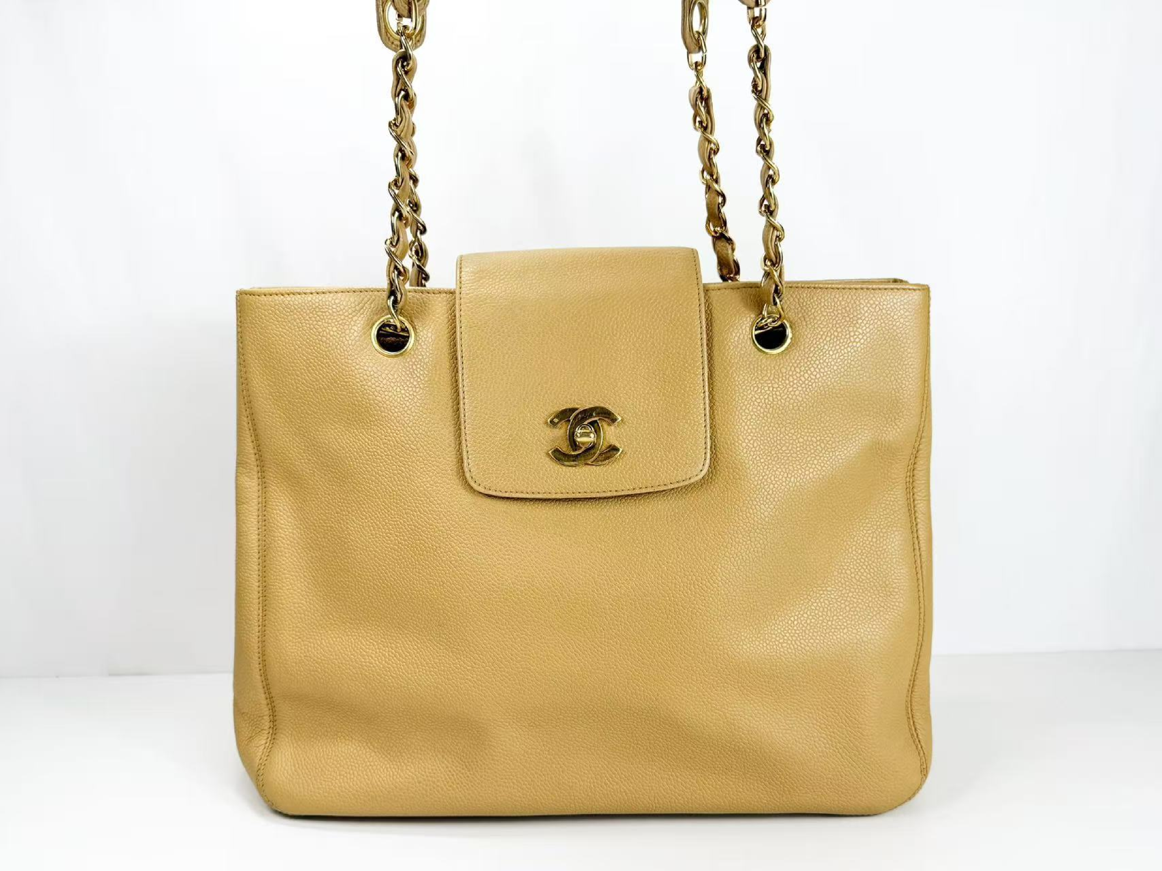 Caviar Skin Beige Matelassé Tanlock Tote Bag, W34/H25/D12cm (approx.), serial number 4, with gold hardware, chain tote bag. Includes strap and seal.
