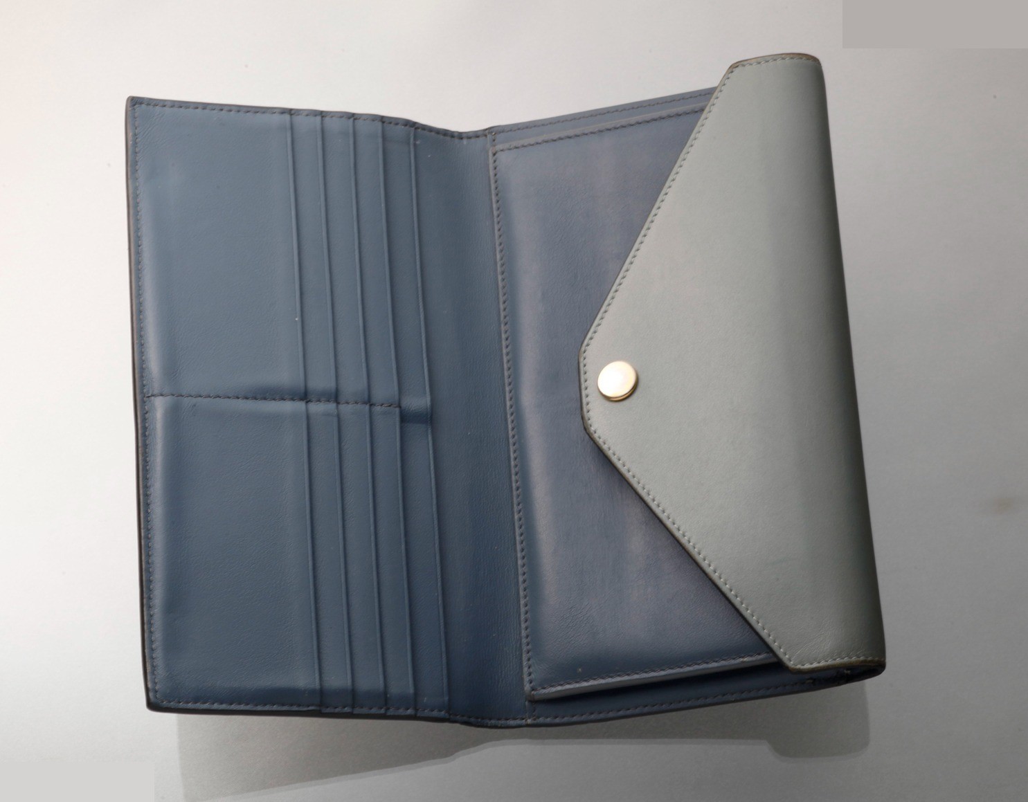 Other lines: Bags and Wallets — view 3