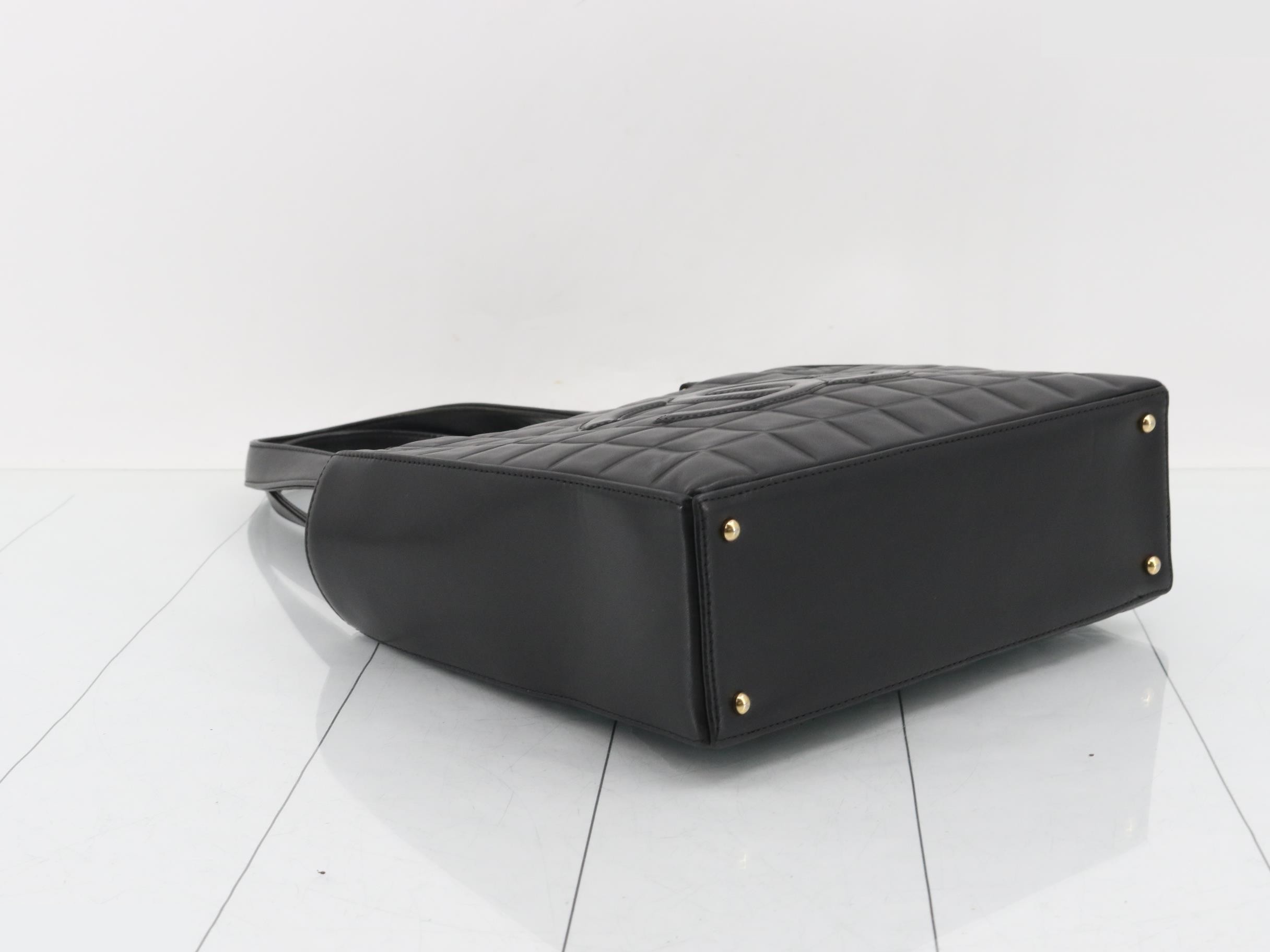 Chocolate bar lambskin handbag with Coco mark — view 5