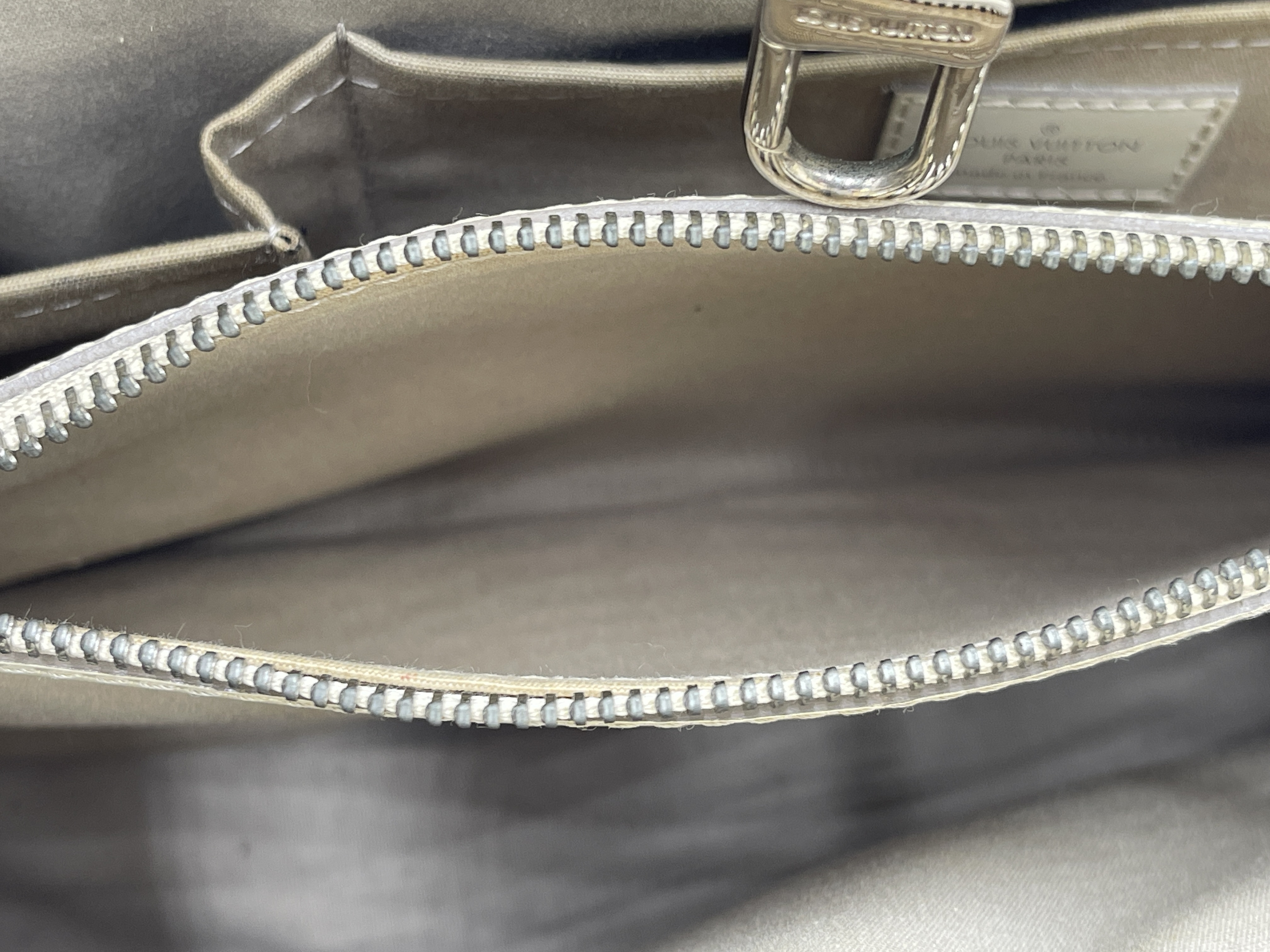Epi Passy PM M5926J Handbag — view 13