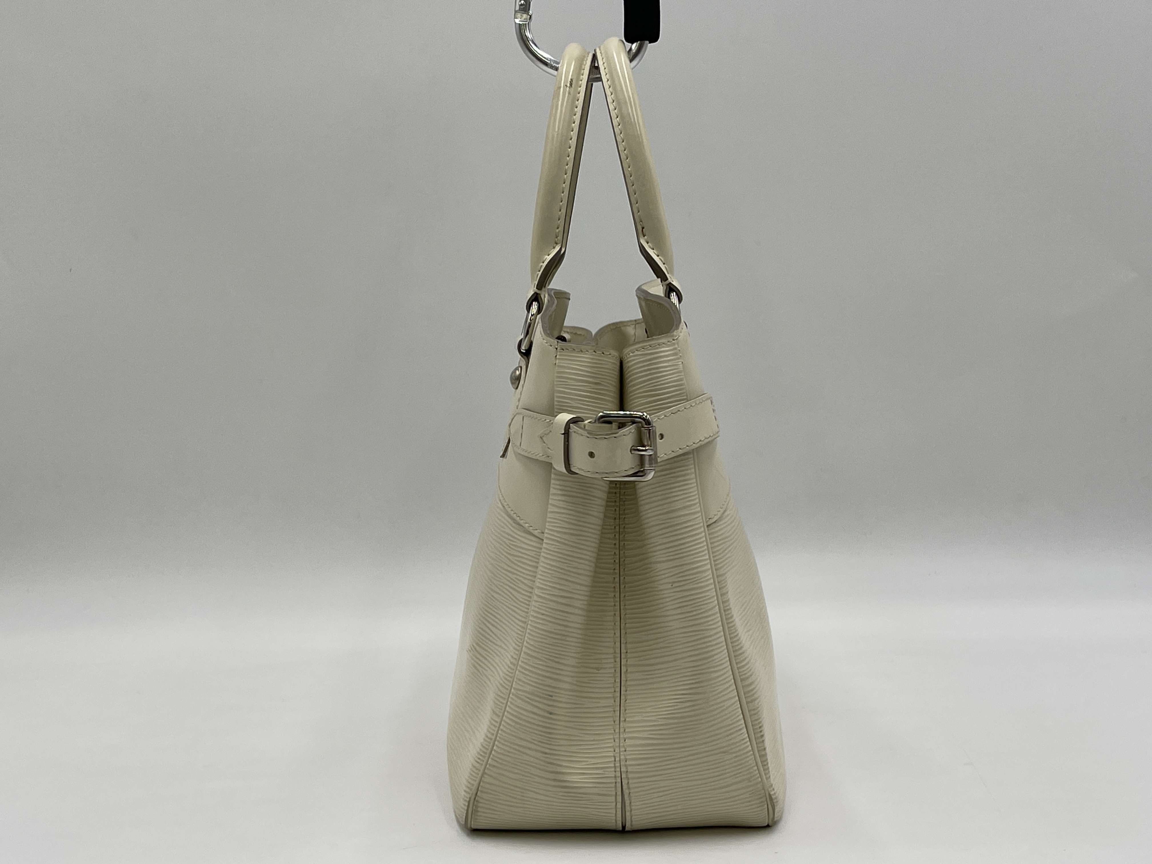 Epi Passy PM M5926J Handbag — view 3