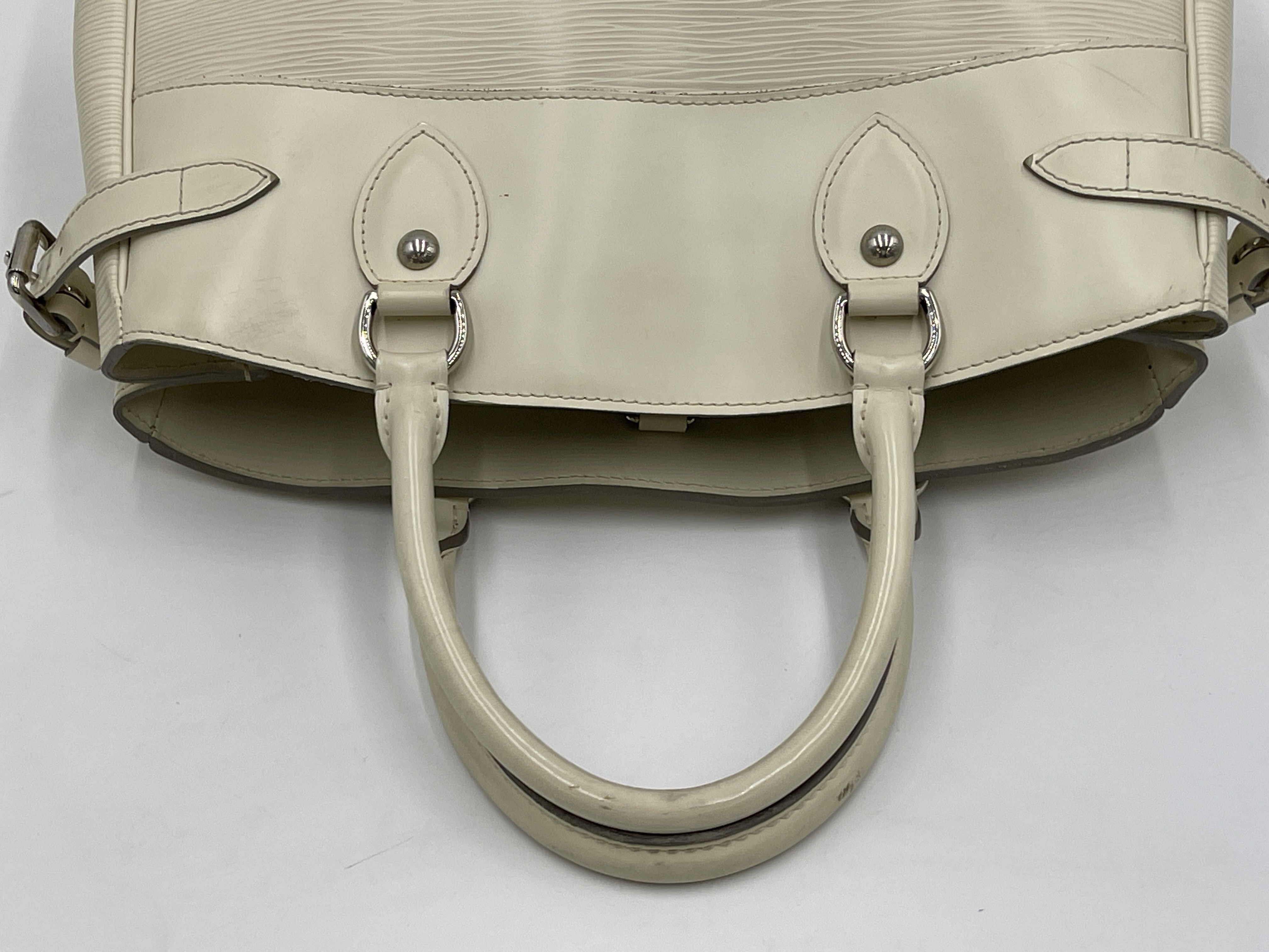 Epi Passy PM M5926J Handbag — view 4