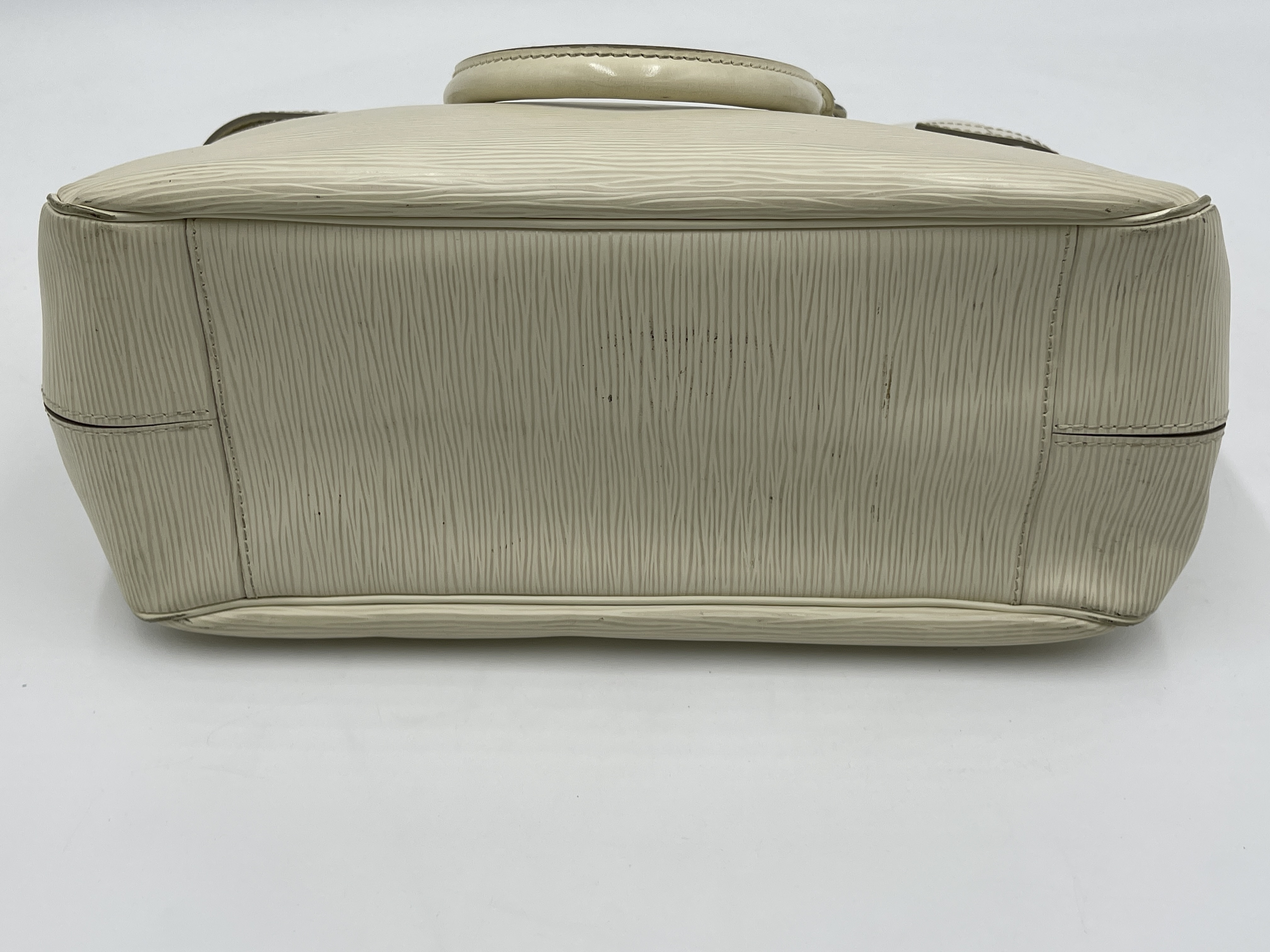 Epi Passy PM M5926J Handbag — view 7