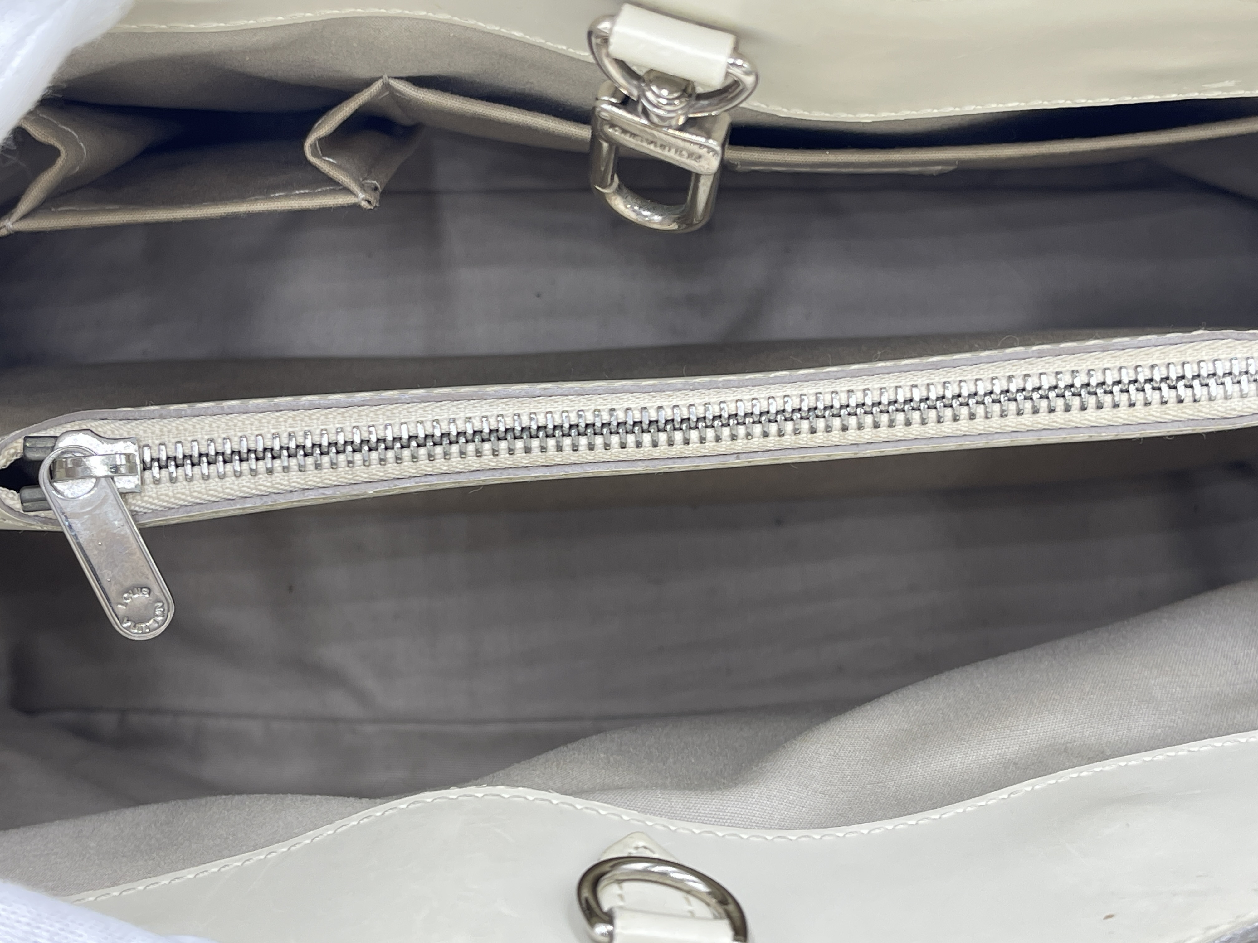 Epi Passy PM M5926J Handbag — view 10