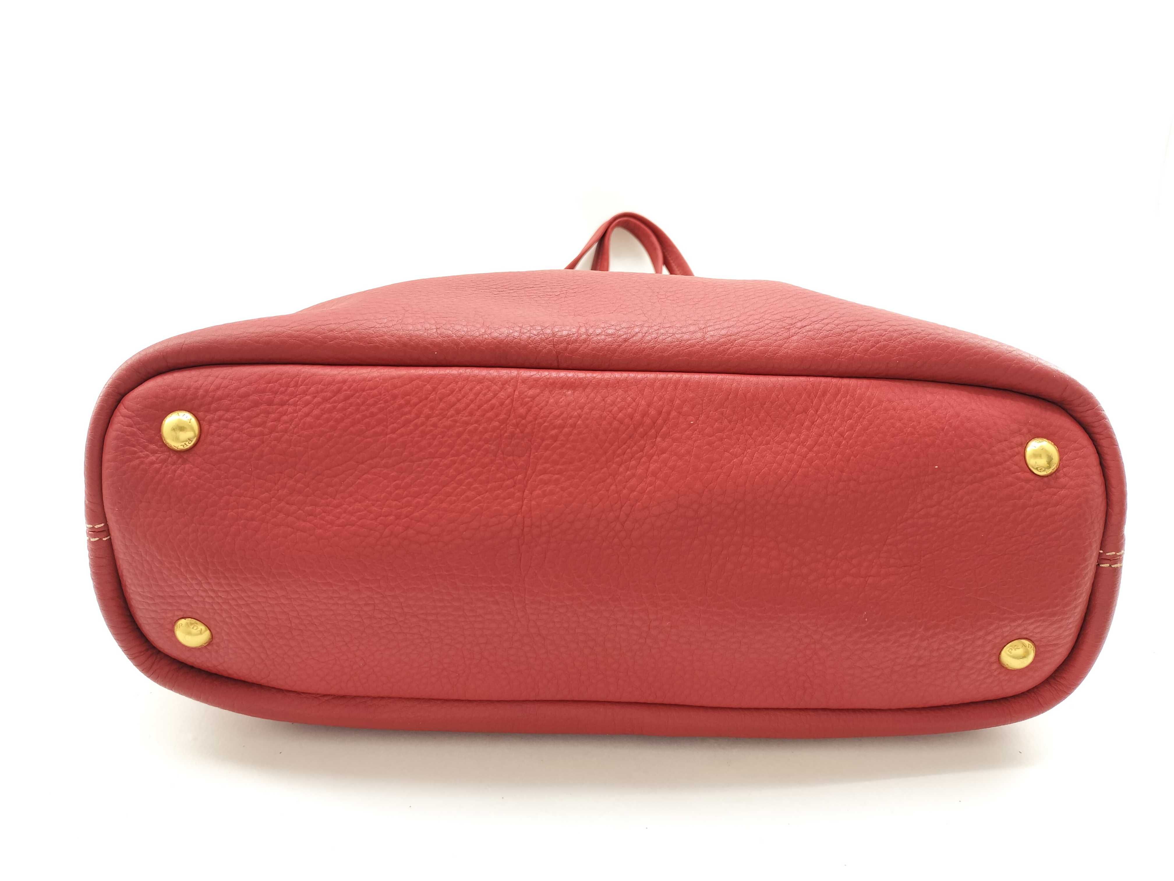 Vitello Daino Side-Zip Shoulder Bag Red BR4372 Tote Bag — view 3