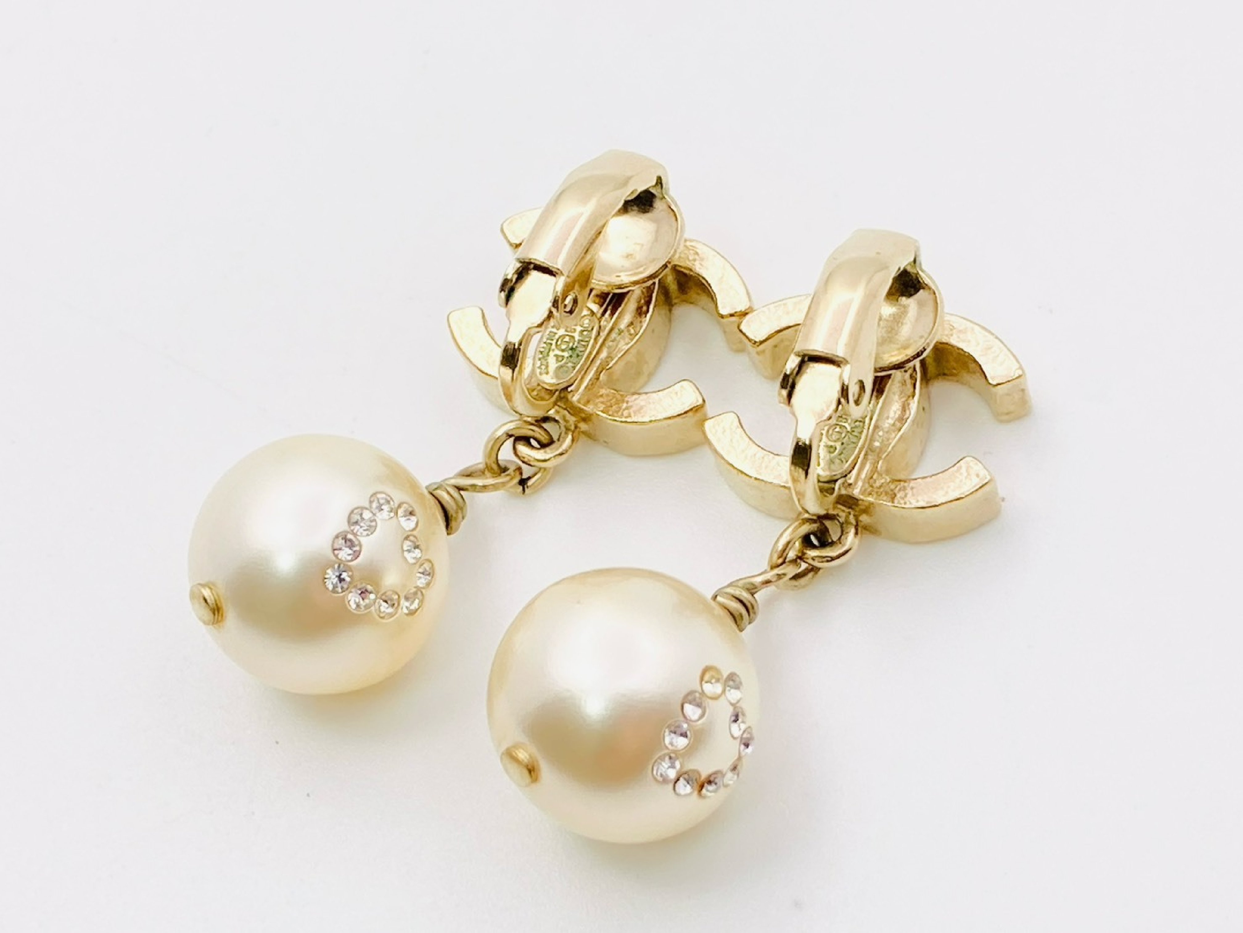 Coco Mark Faux Pearl x Rhinestone Heart Swing Earrings 08P Earrings — view 2