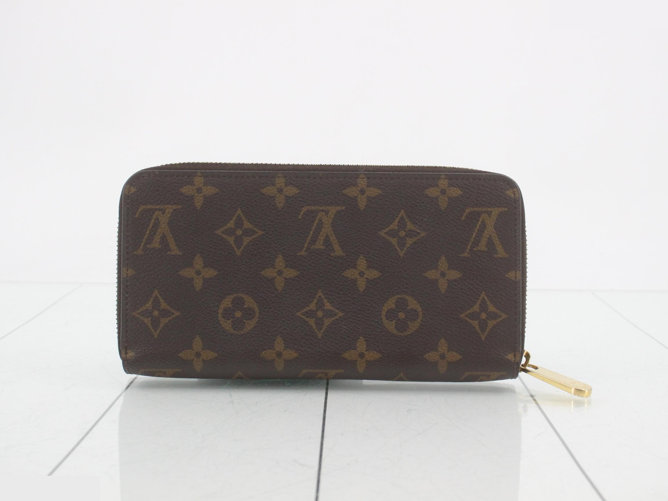 Zippy Wallet Monogram — view 2