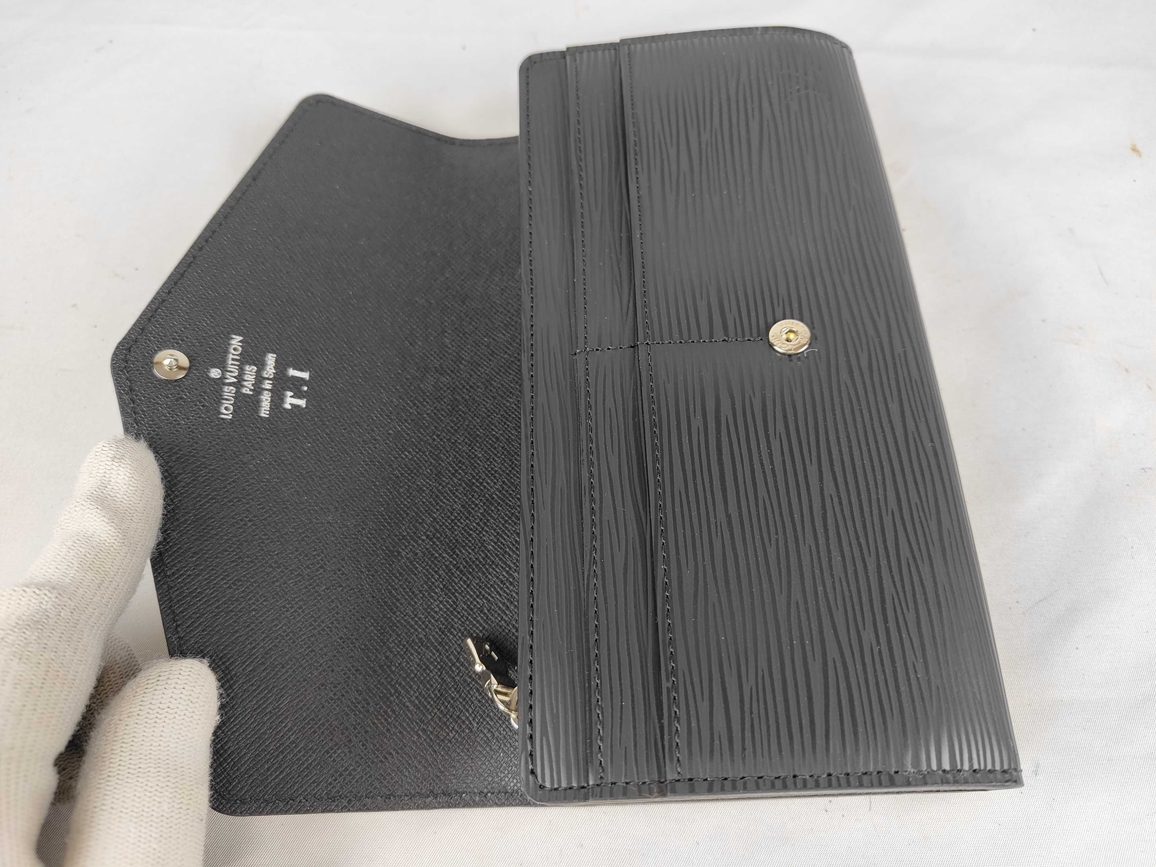 Epi Portefeuille Sarah Wallet with Name Engraving — view 9