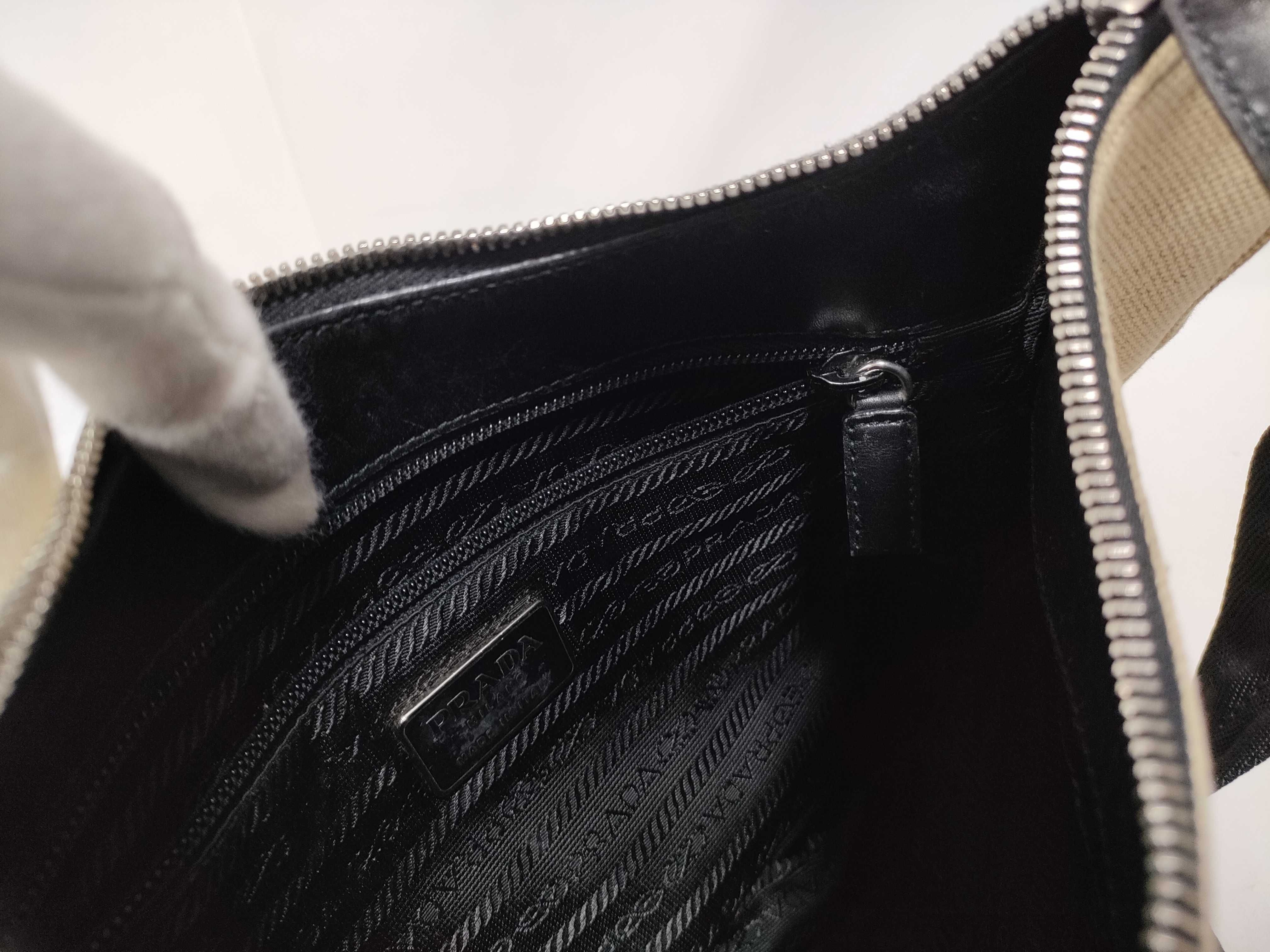 Triangle Plate One-Shoulder Bag — view 9