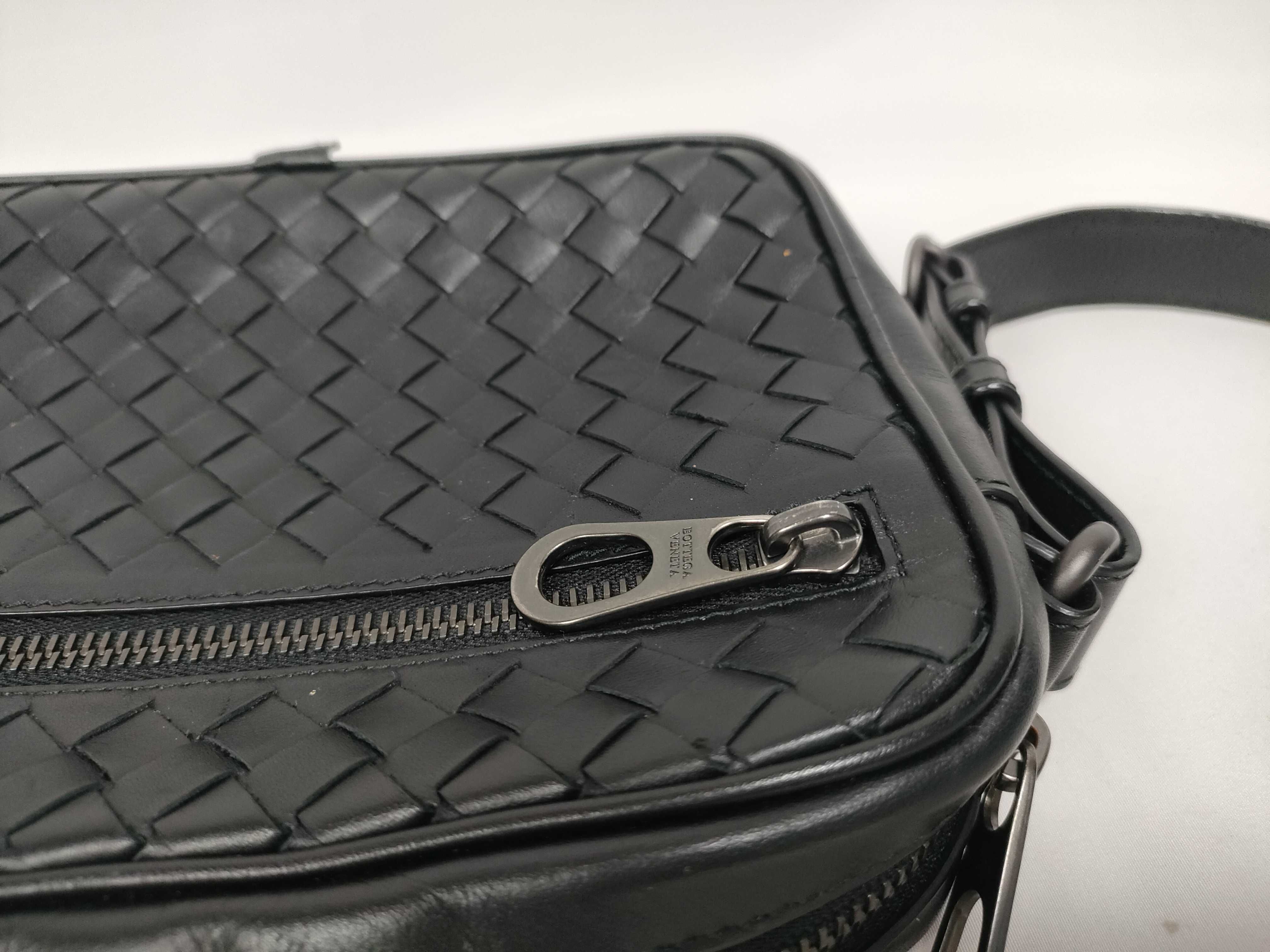 Intrecciato Bottega Veneta Shoulder Bag Intrecciato Leather Shoulder Bag — view 11