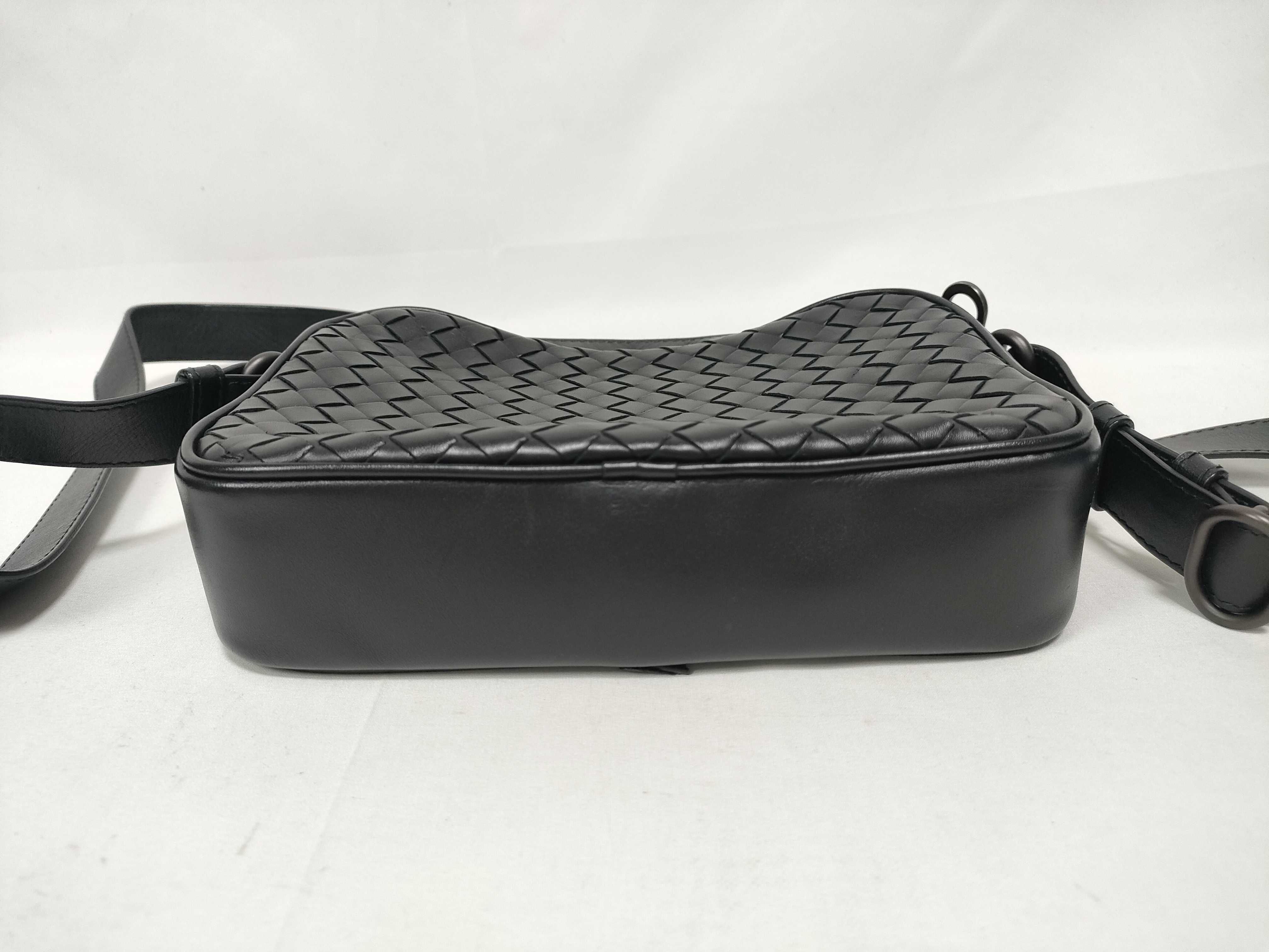 Intrecciato Bottega Veneta Shoulder Bag Intrecciato Leather Shoulder Bag — view 3