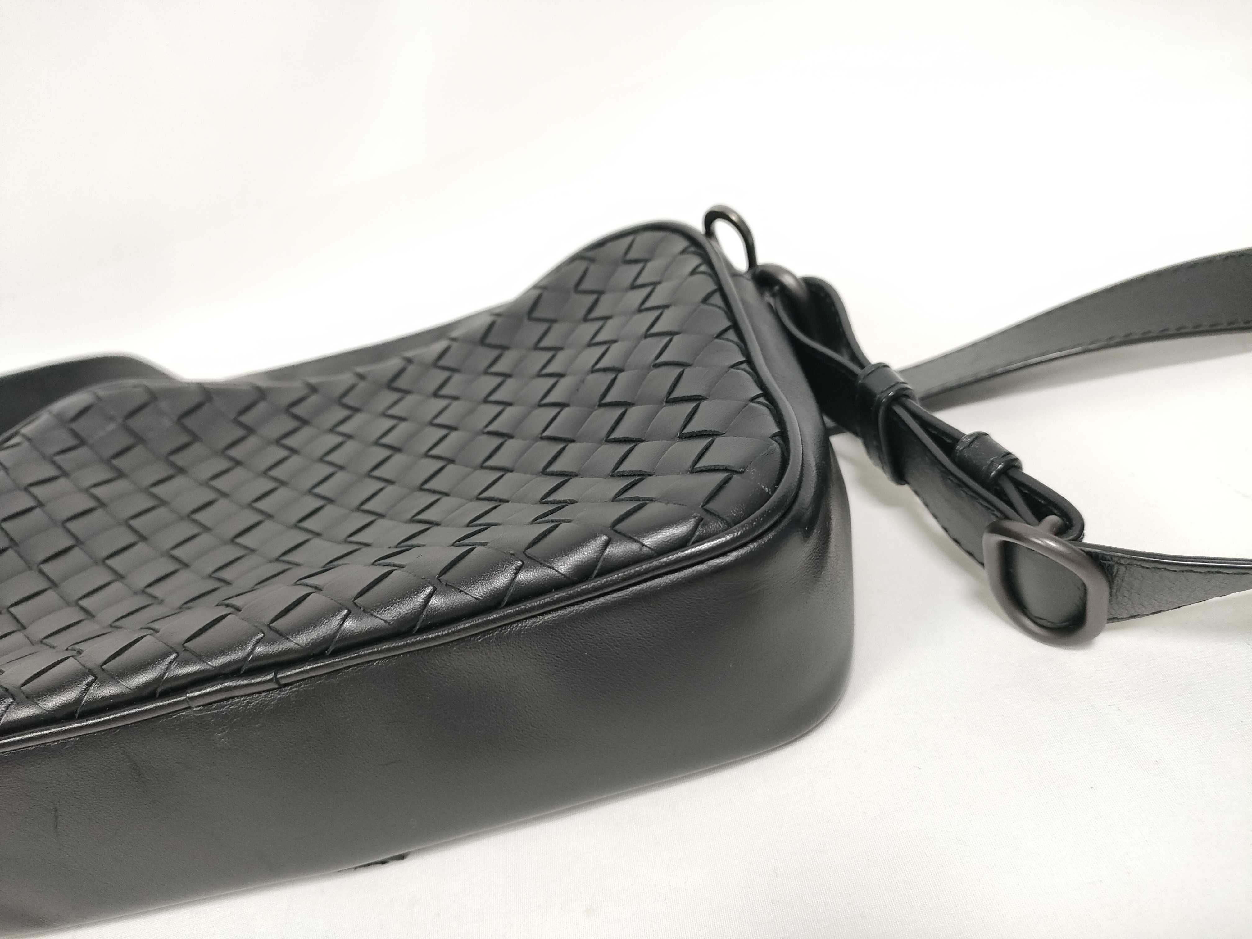 Intrecciato Bottega Veneta Shoulder Bag Intrecciato Leather Shoulder Bag — view 4