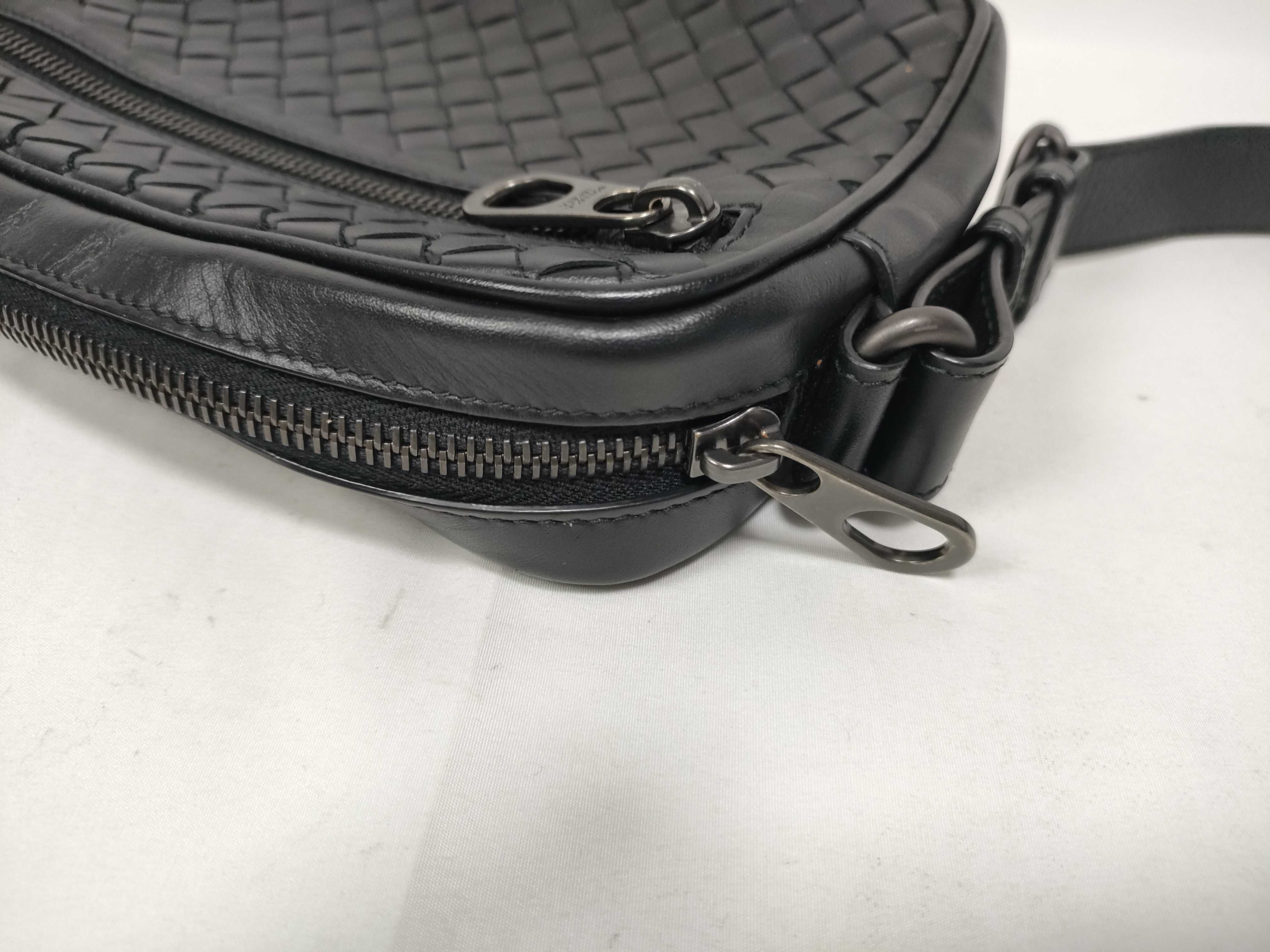 Intrecciato Bottega Veneta Shoulder Bag Intrecciato Leather Shoulder Bag — view 9