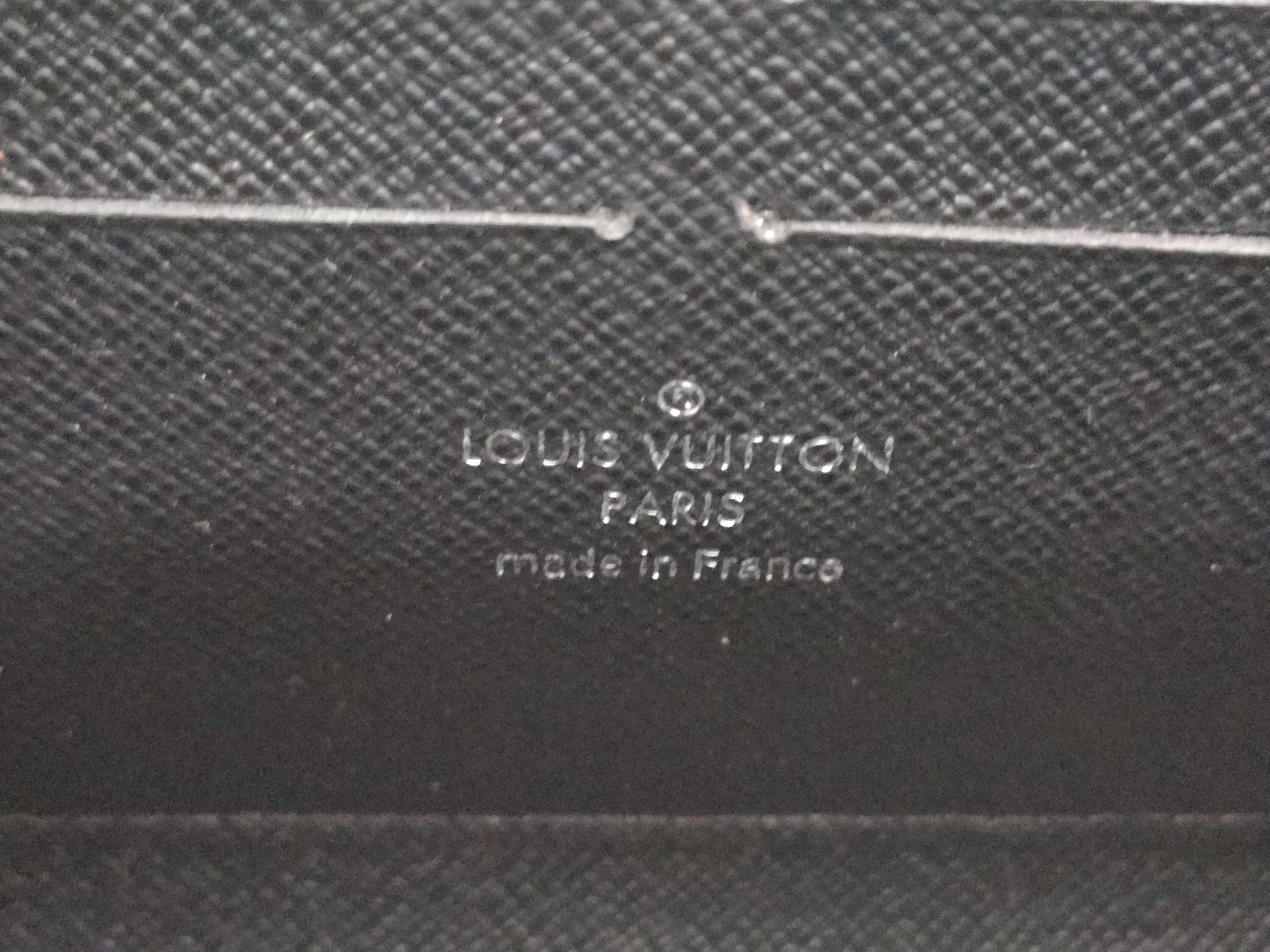 Epi LV Epi Chain Shoulder Bag — view 14