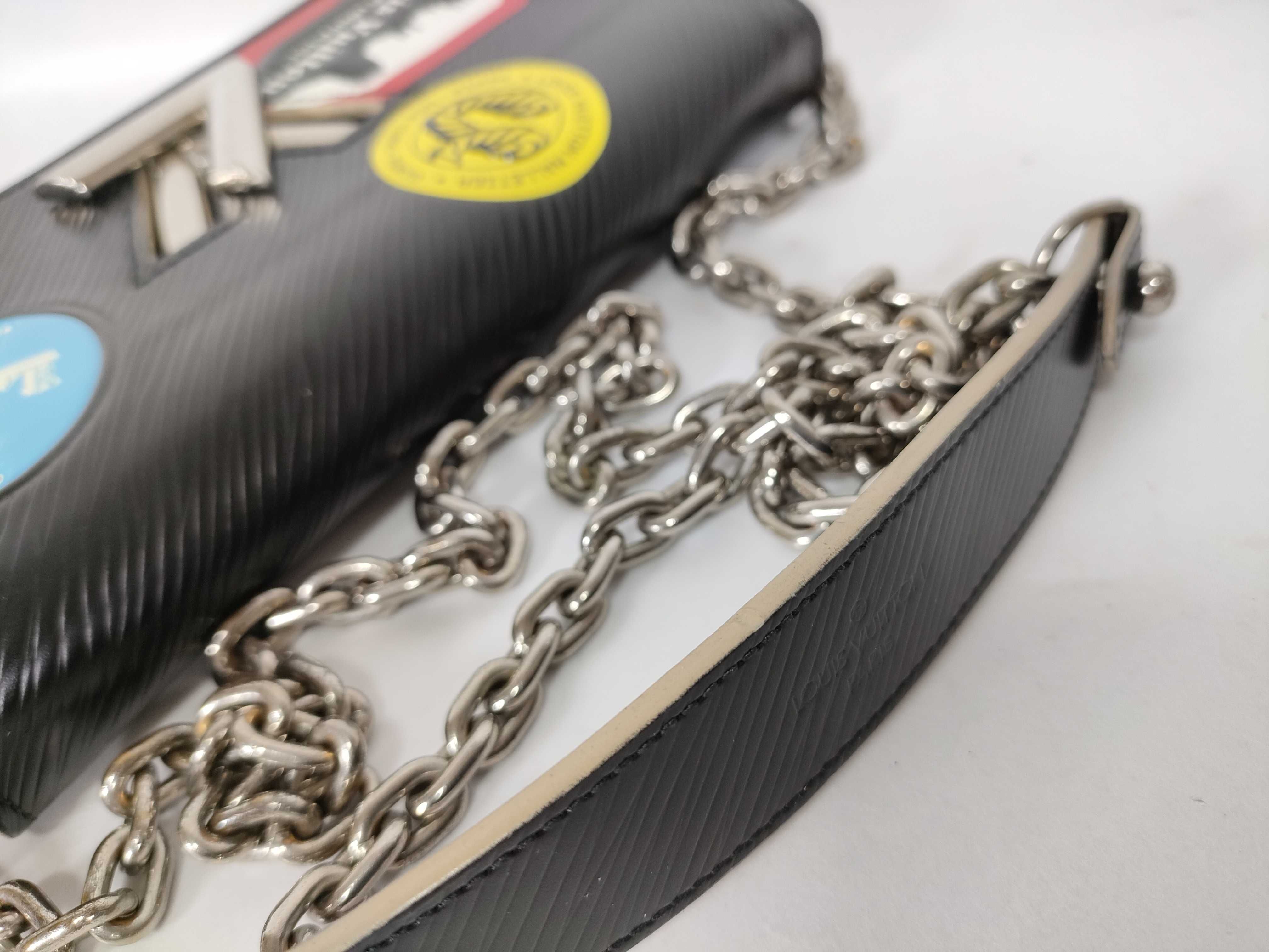 Epi LV Epi Chain Shoulder Bag — view 4