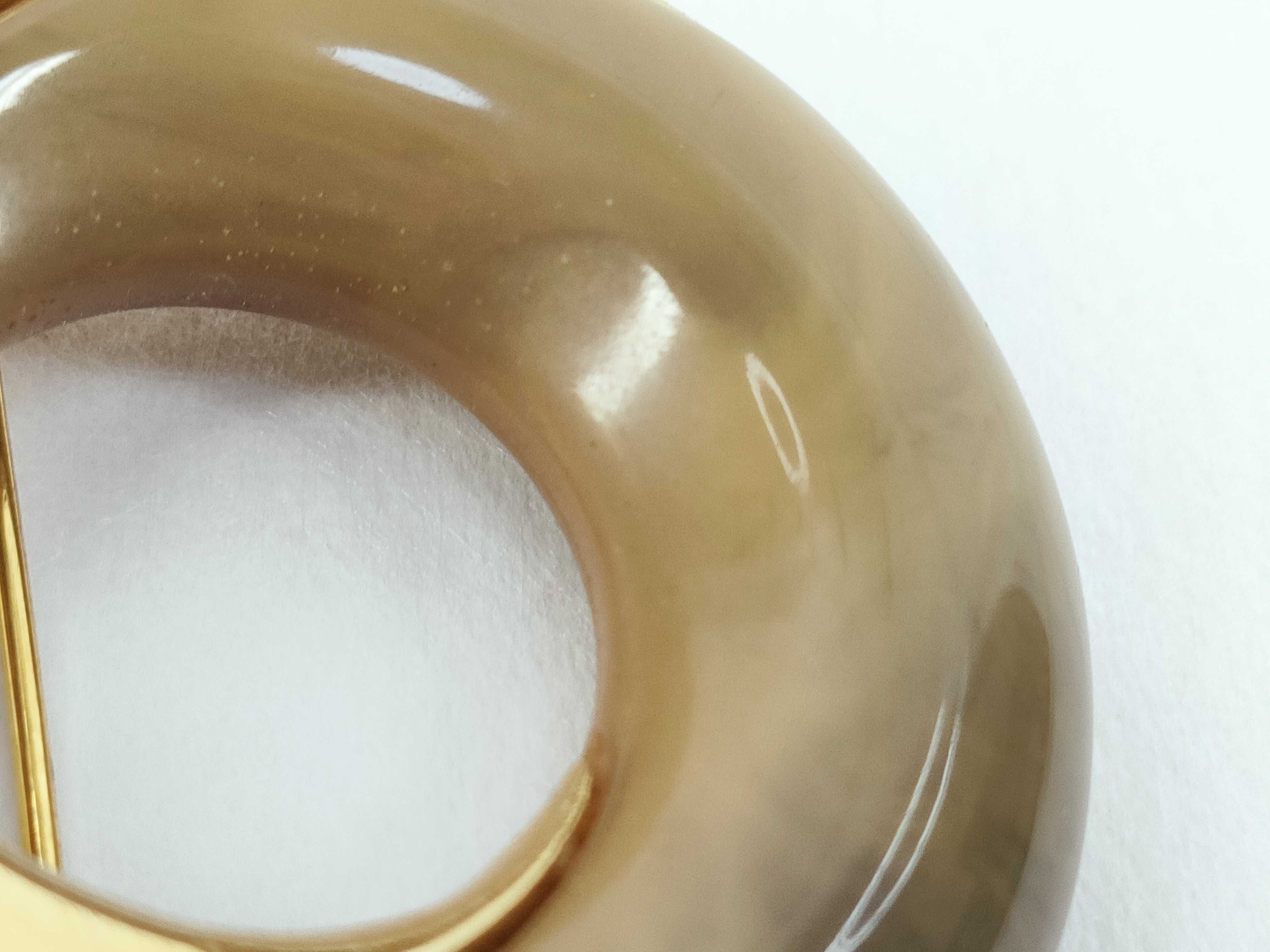 brooch — view 9