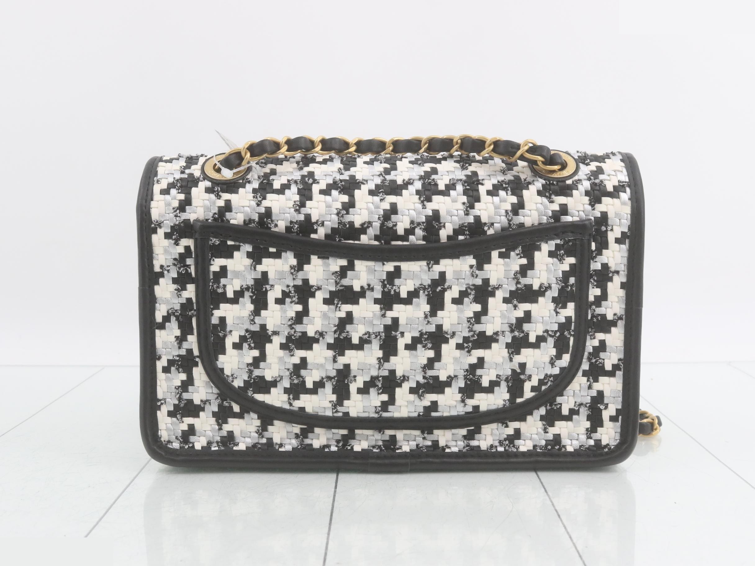 Houndstooth Matelassé Classic Shoulder Bag — view 2
