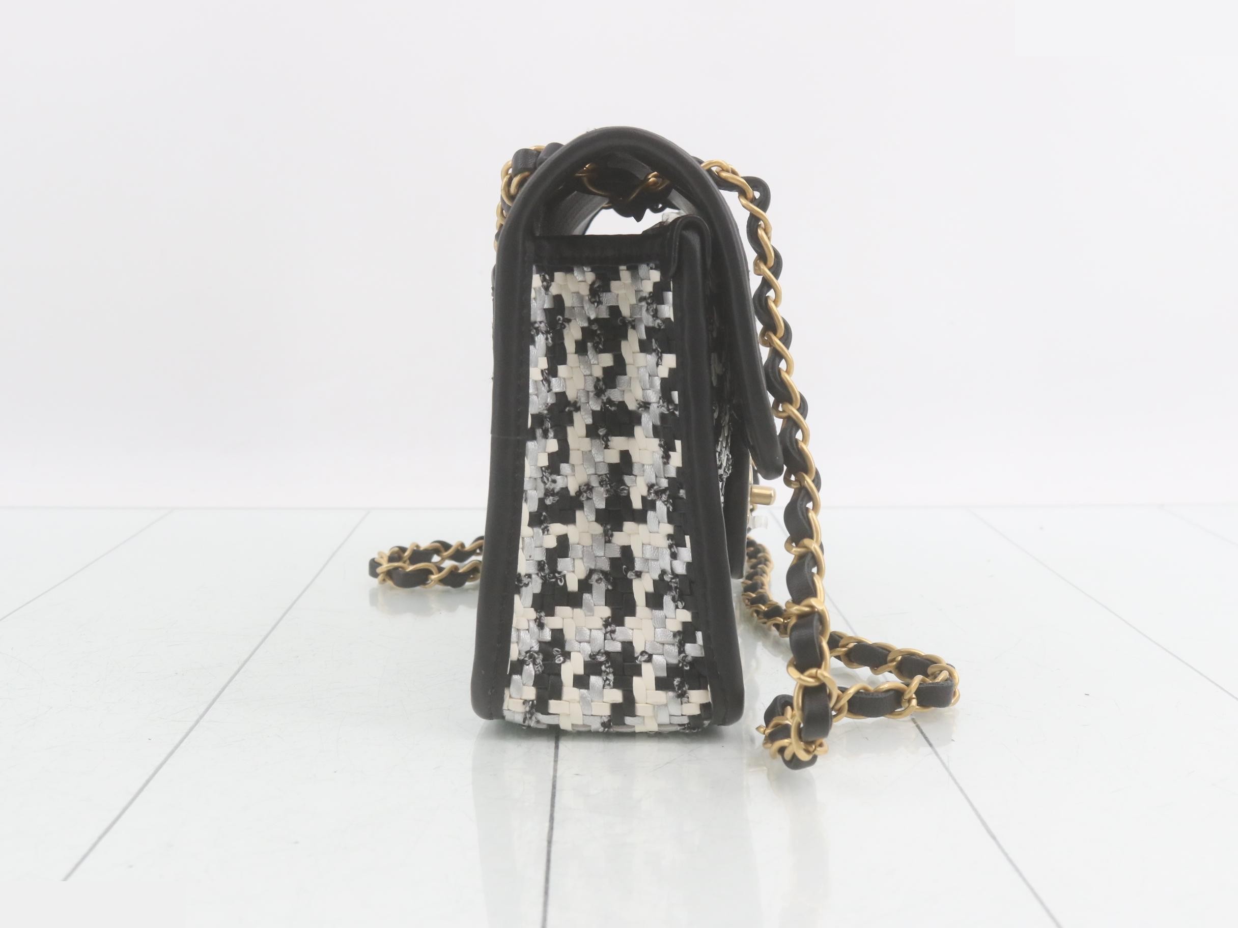 Houndstooth Matelassé Classic Shoulder Bag — view 4