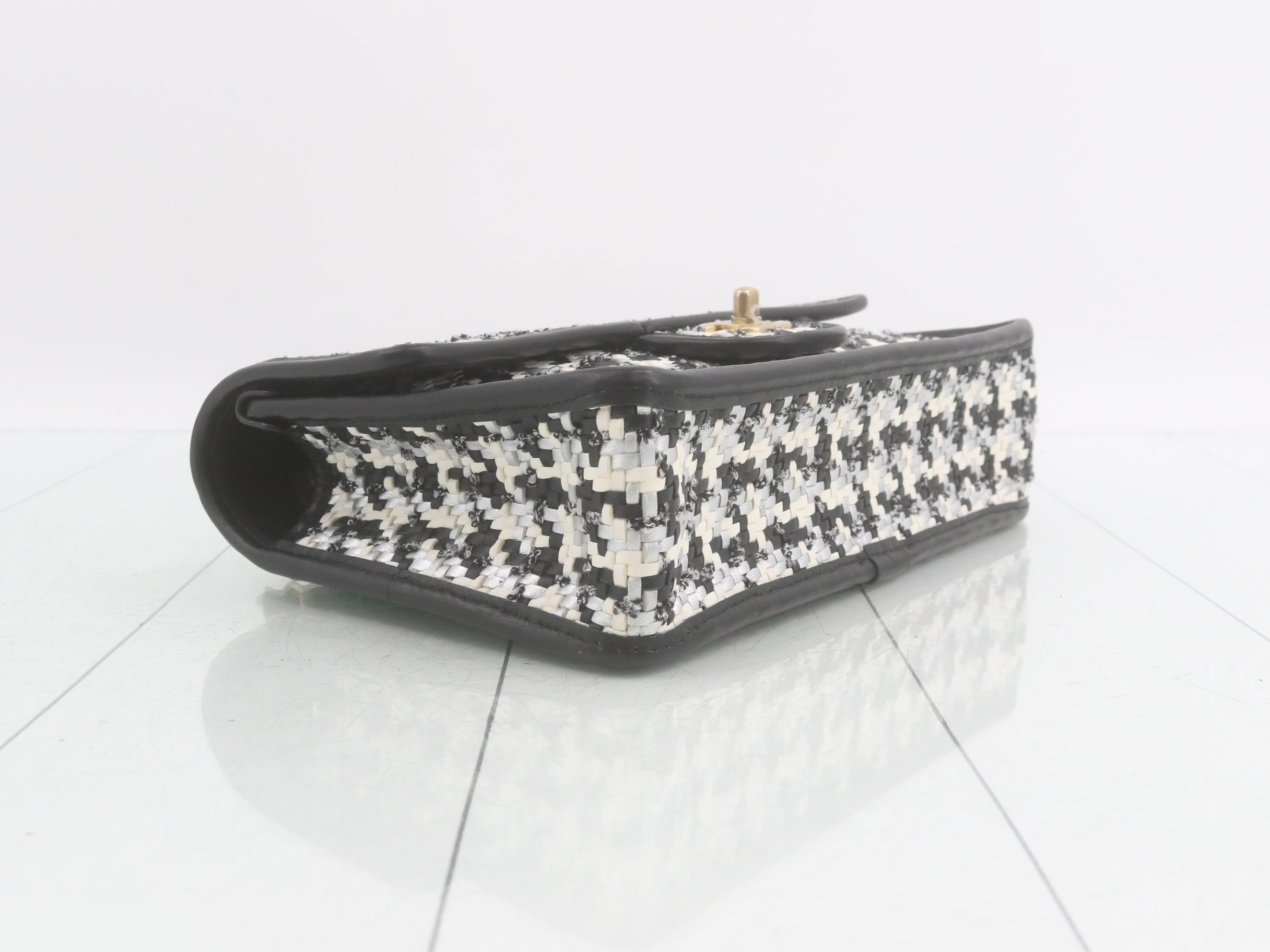 Houndstooth Matelassé Classic Shoulder Bag — view 5