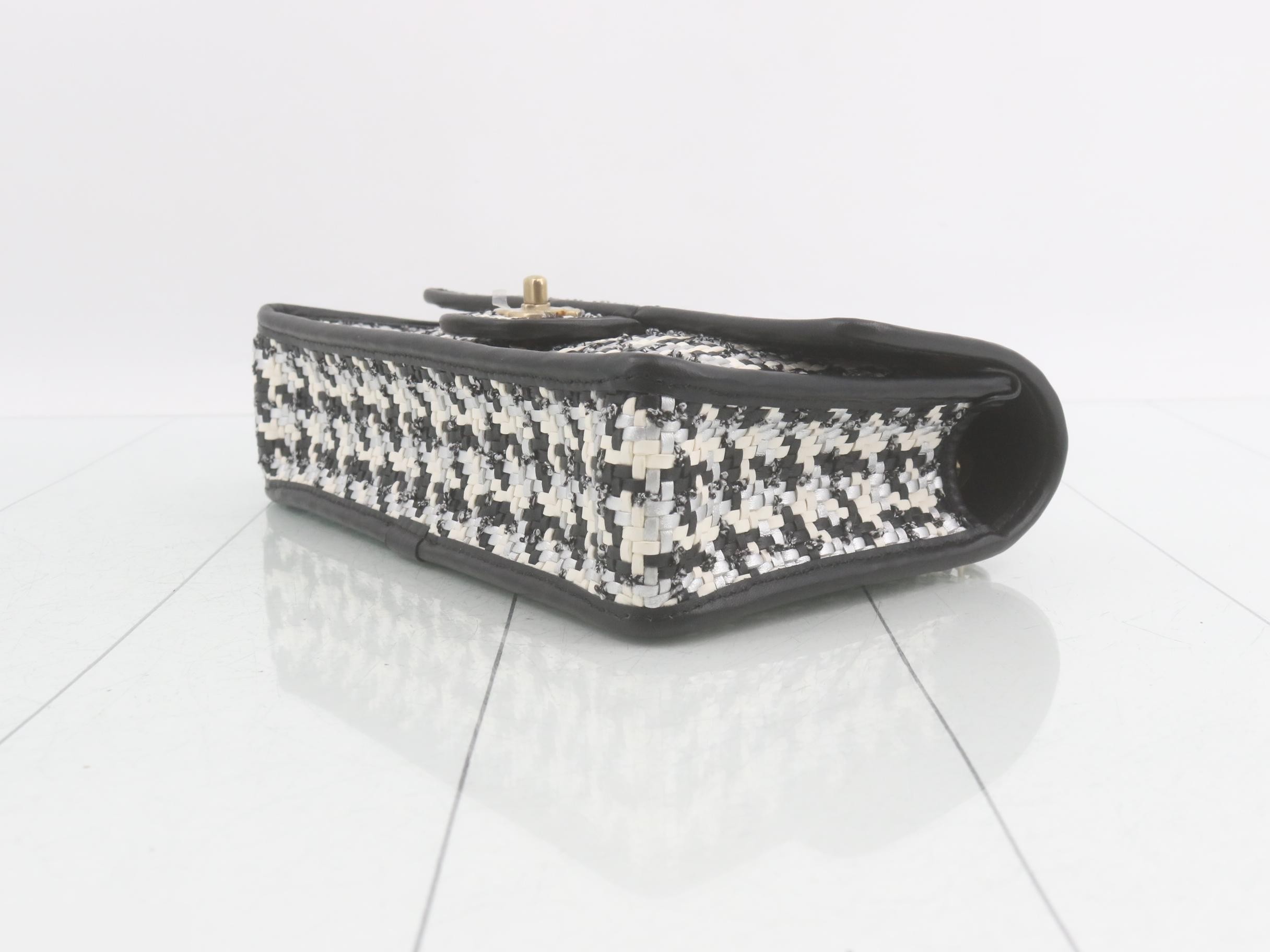 Houndstooth Matelassé Classic Shoulder Bag — view 6
