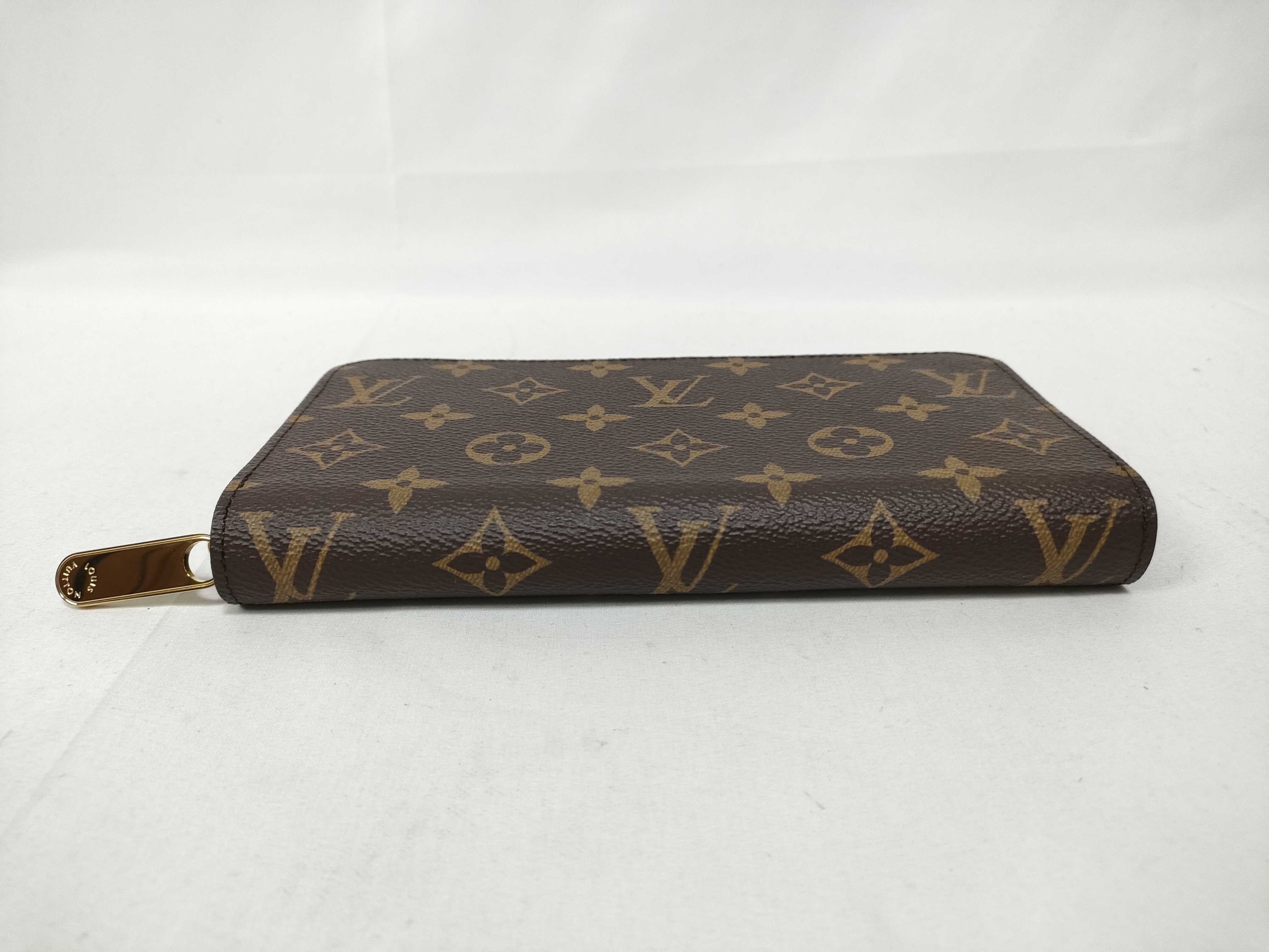 Monogram LV Zippy Wallet — view 6