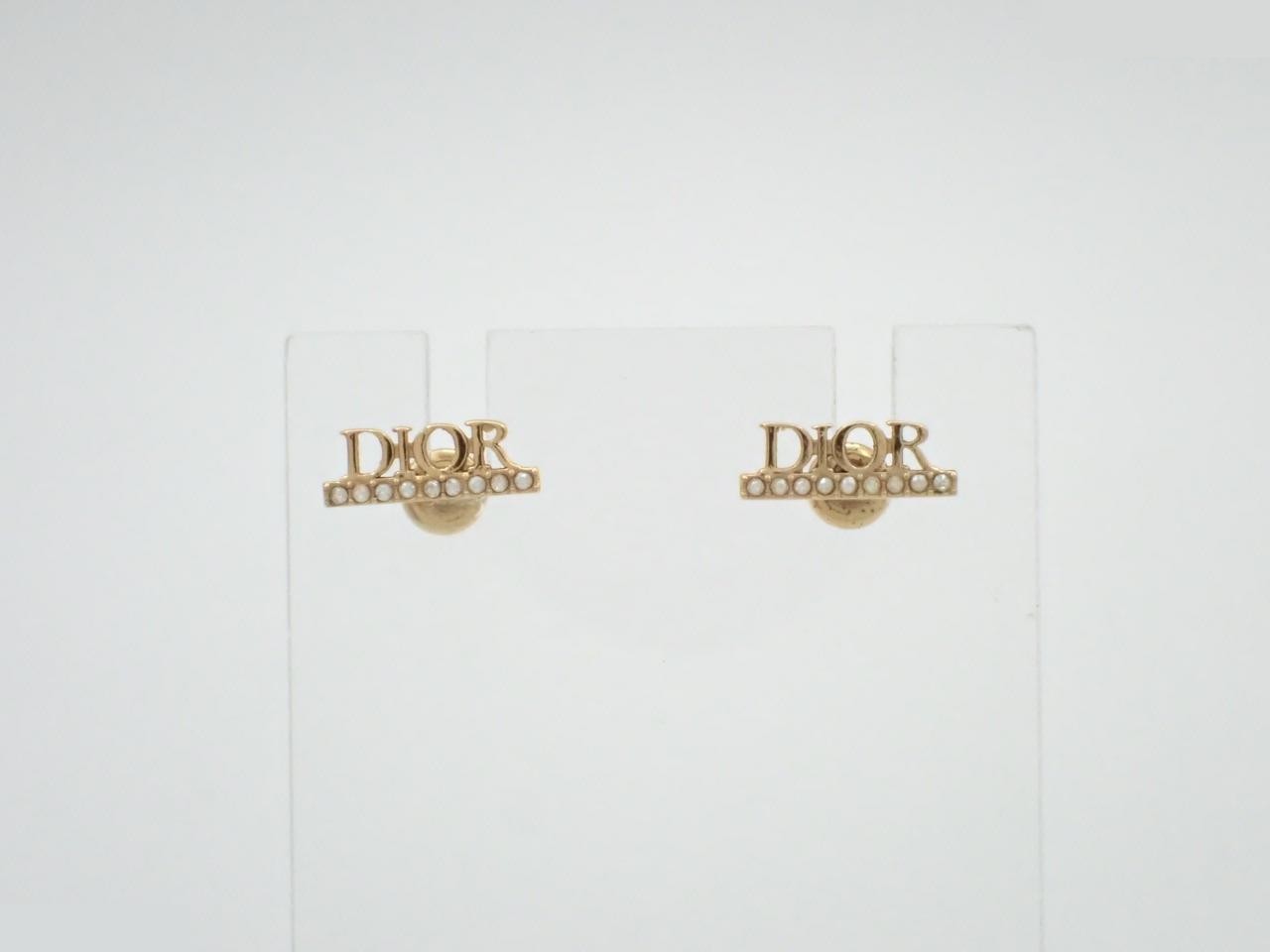 Gold earrings