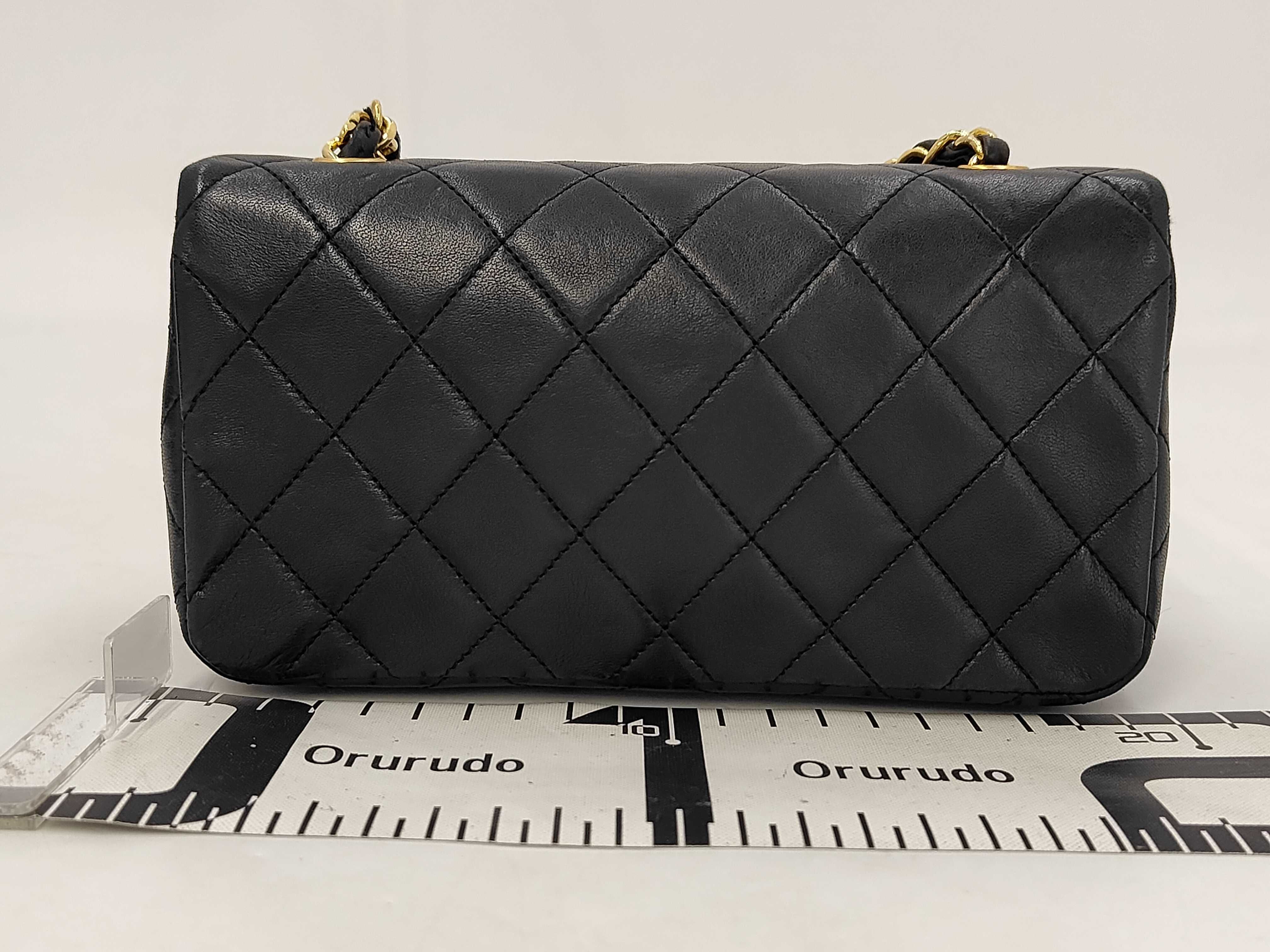 Matelassé 19 Chain Shoulder Bag, Lambskin, Black Shoulder Bag — view 2