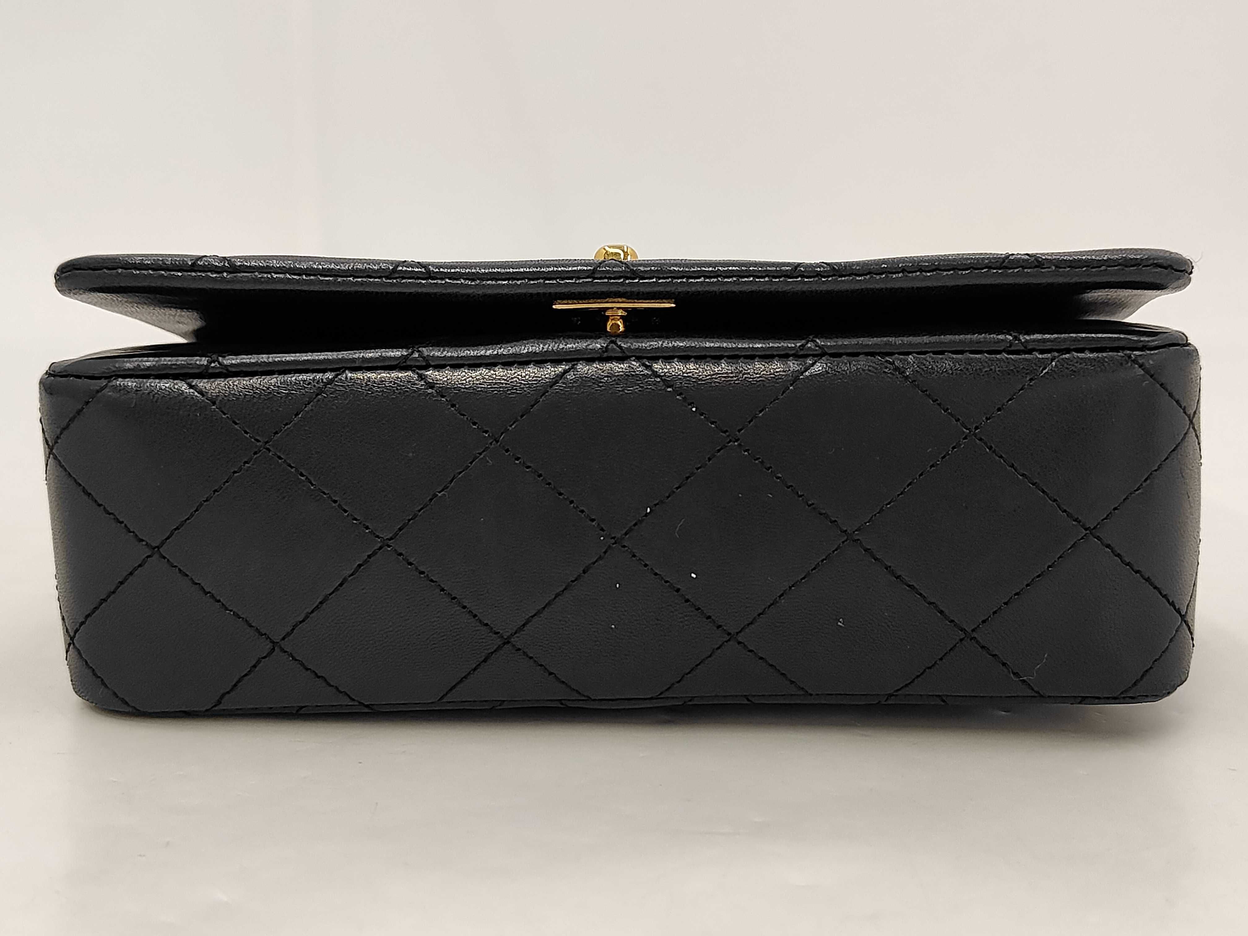 Matelassé 19 Chain Shoulder Bag, Lambskin, Black Shoulder Bag — view 3
