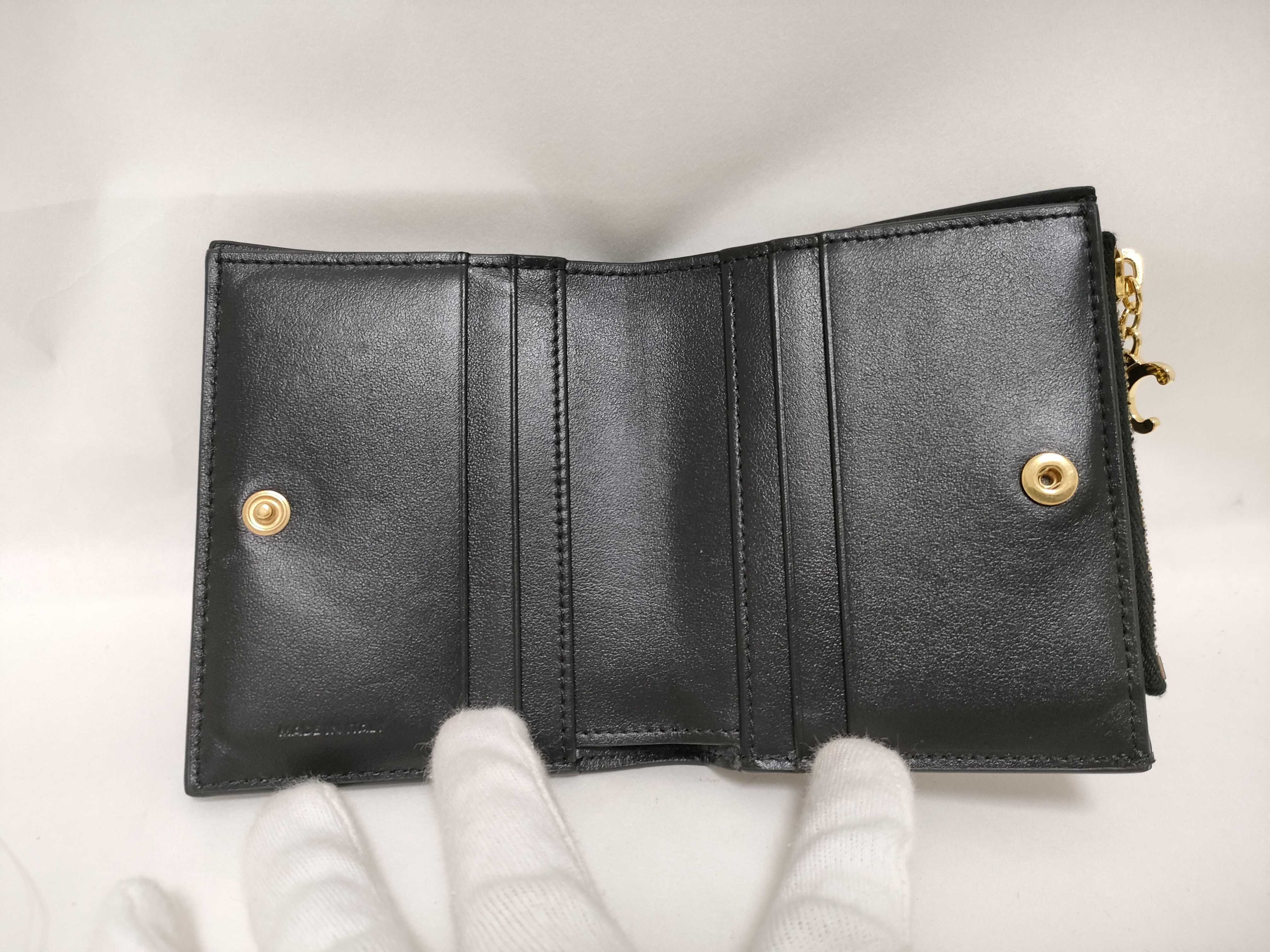 Bi-fold Compact Triomphe Charm Black x Gold Color Box Wallet — view 10