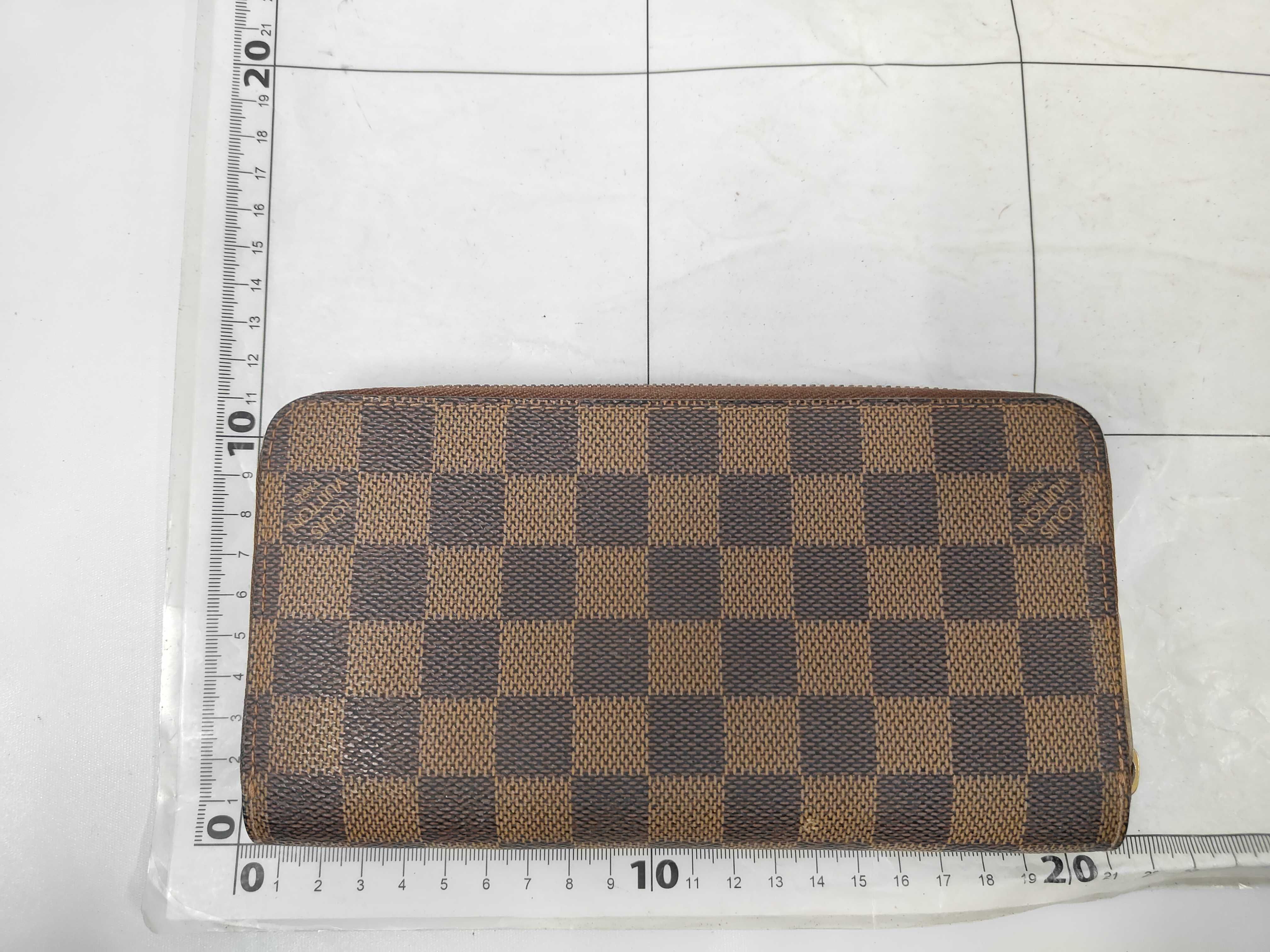Damier Zippy Wallet Long Wallet — view 2
