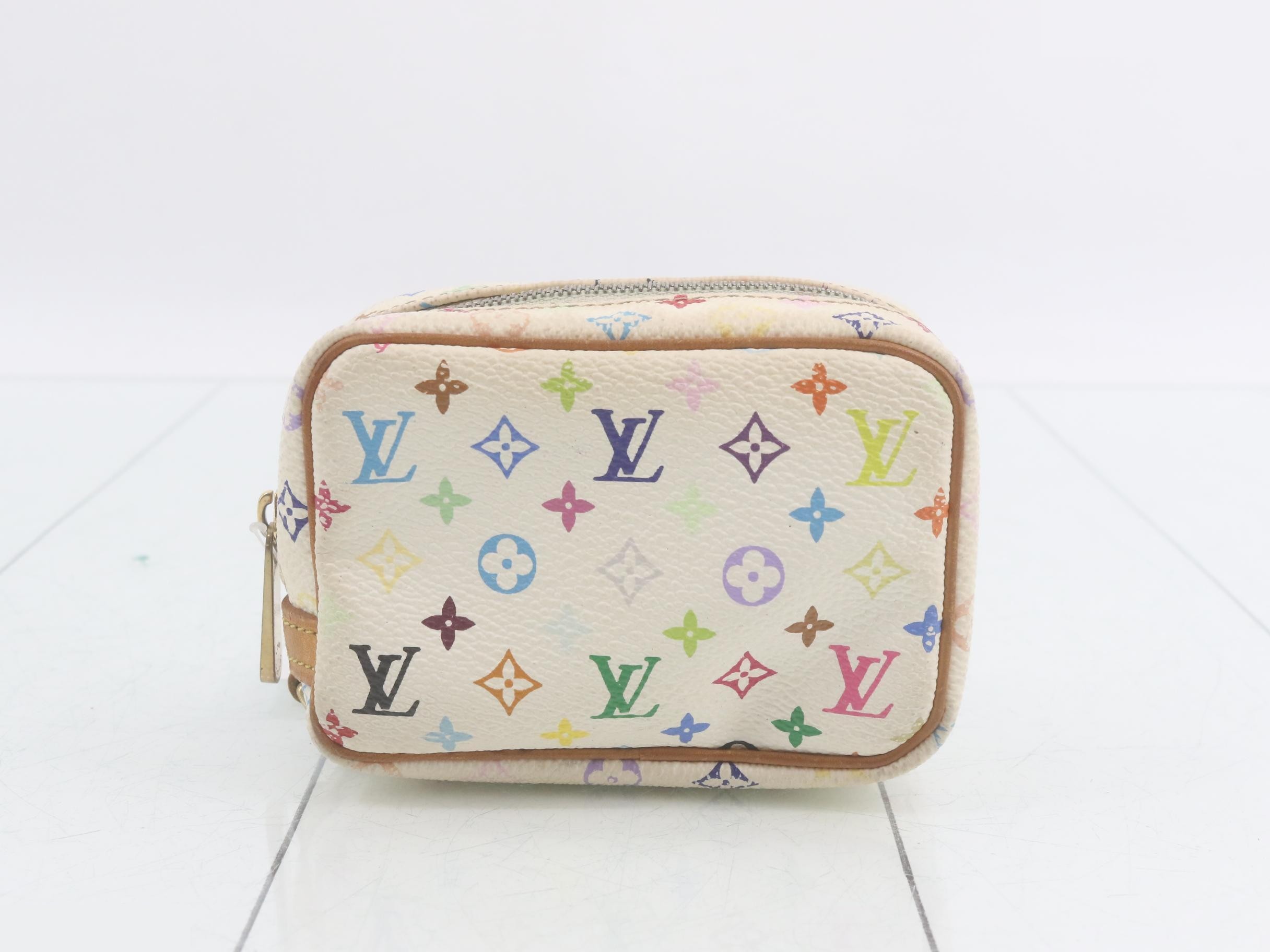 Multicolor pouch