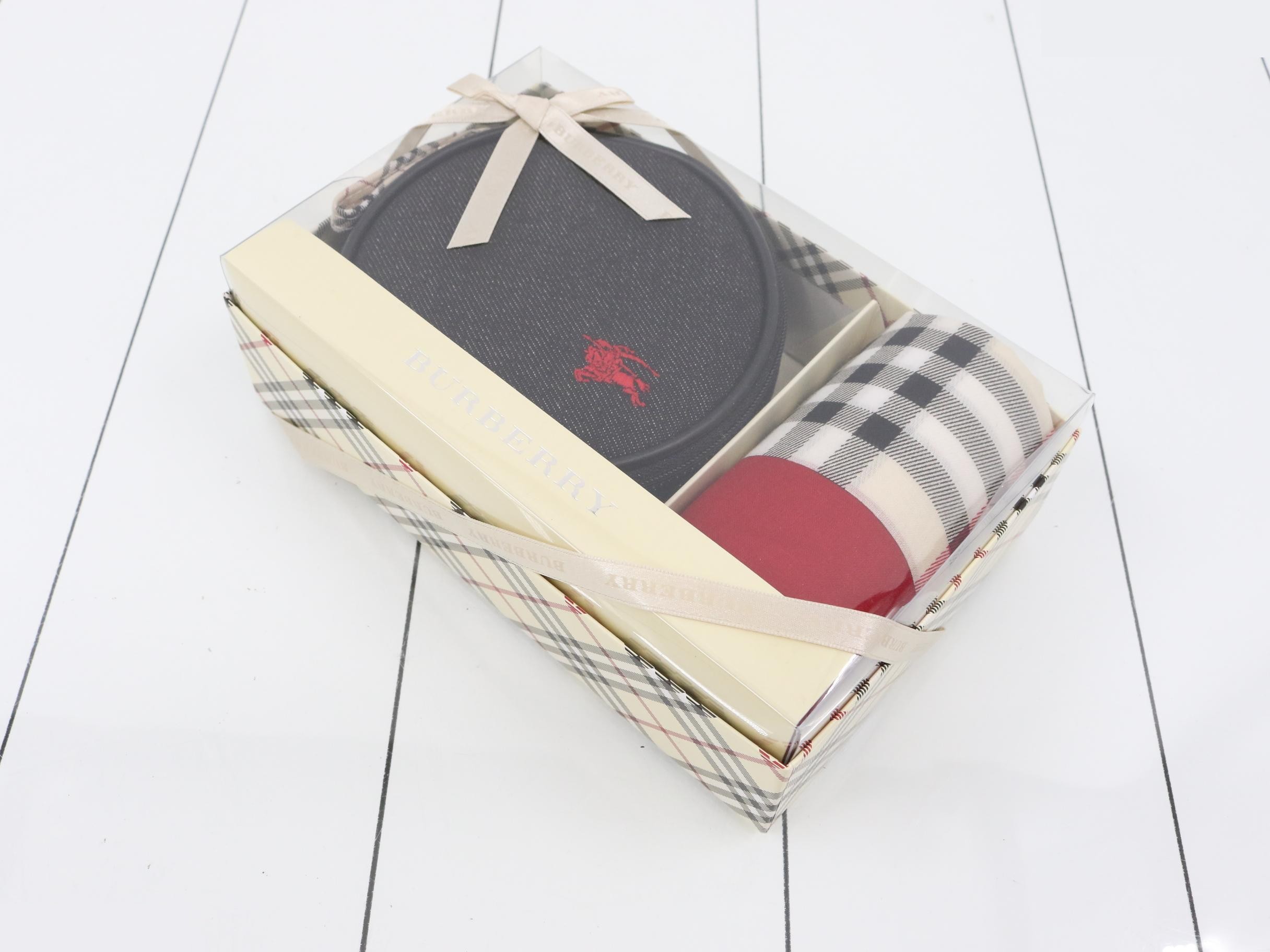 Unused Burberry pouch and handkerchief, with box. — view 2