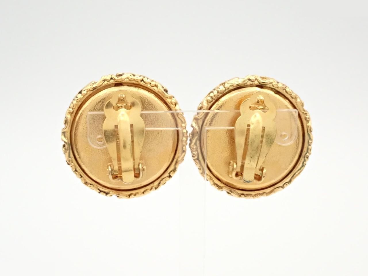 Vintage Classic (Precious Metal) Earrings — view 2