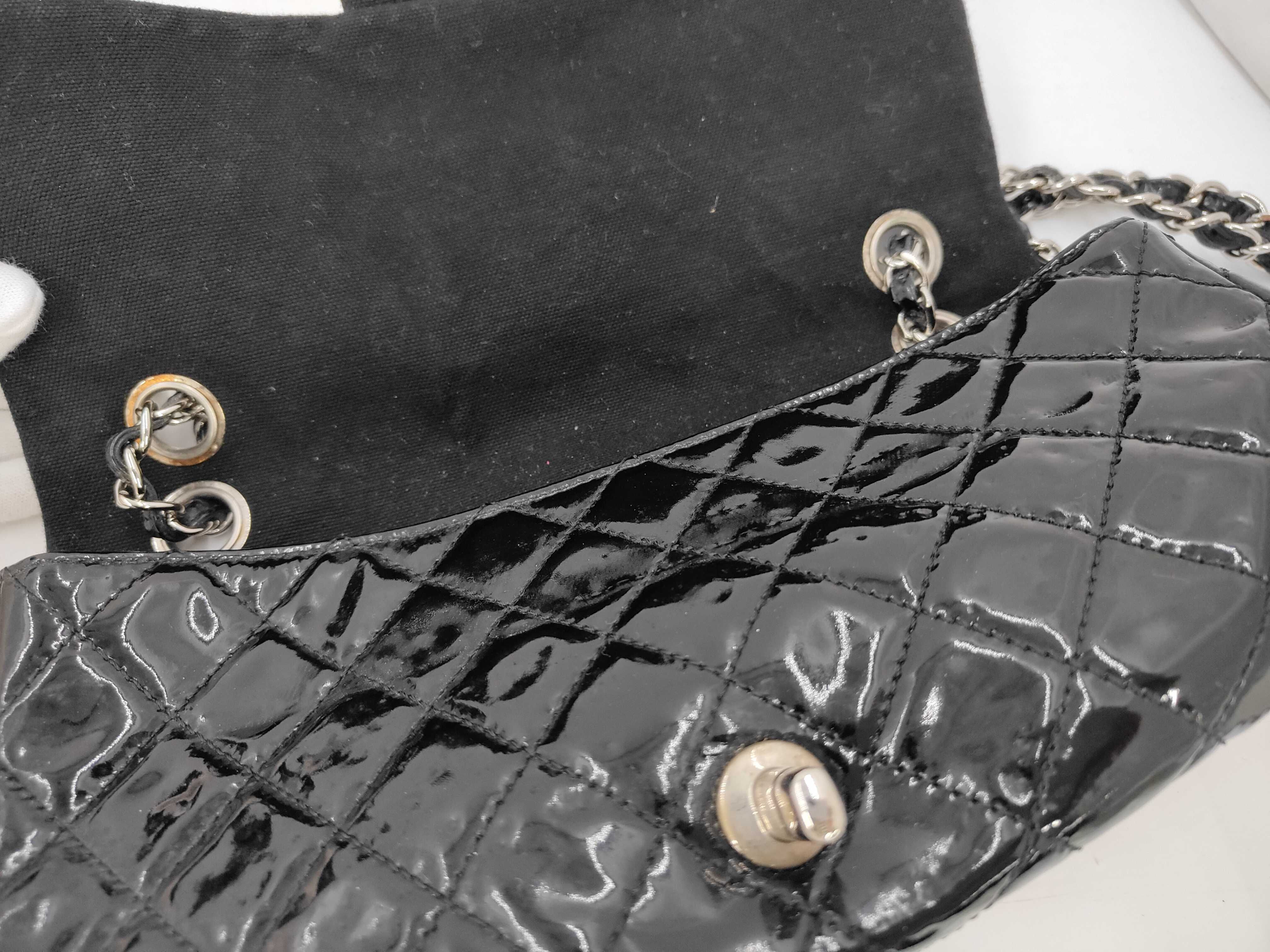 Enamel CHANEL Mesh x Patent Leather Matelasse Tote Bag — view 11
