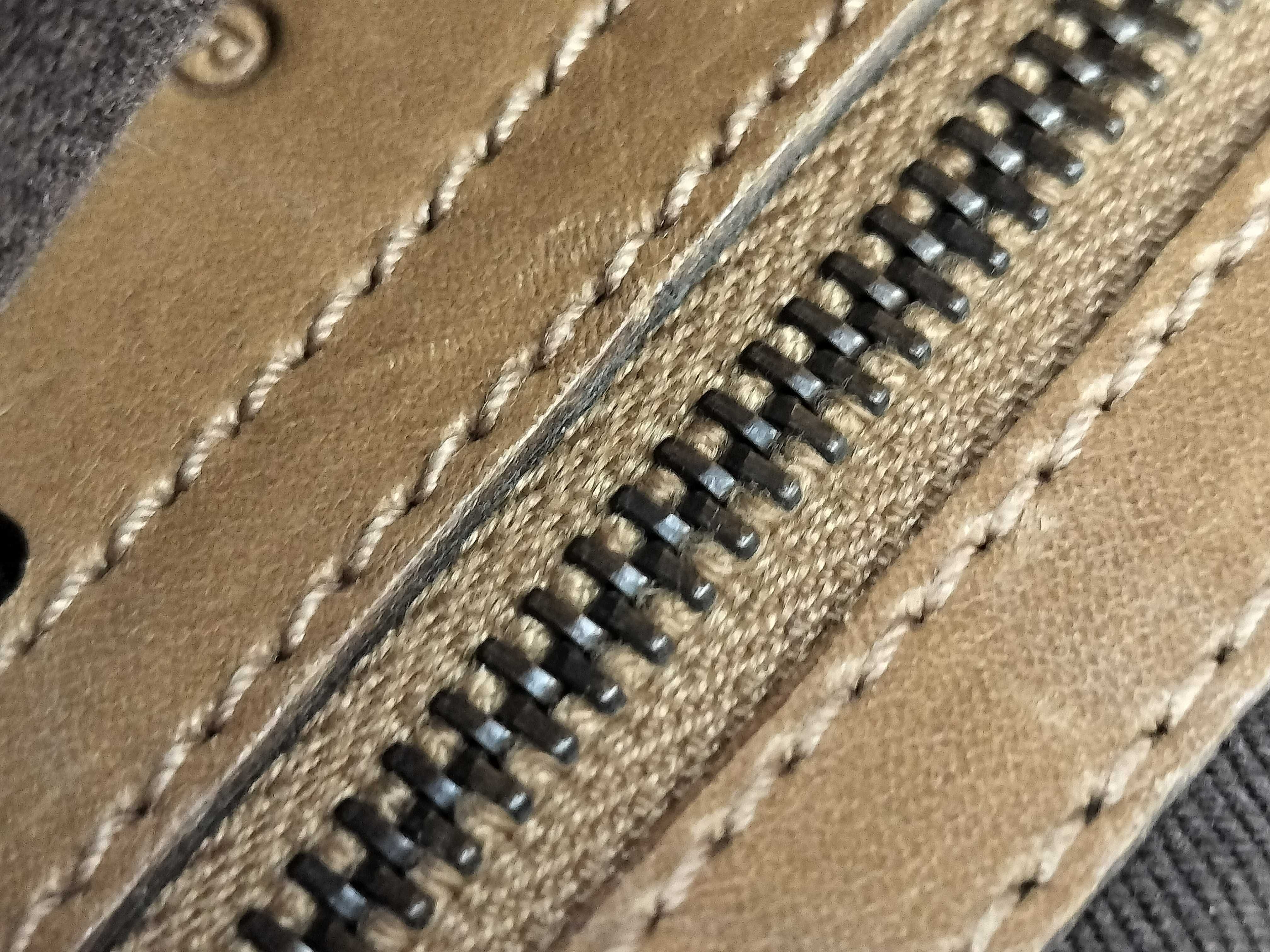 GG Canvas Shoulder Bag (109106) — view 12