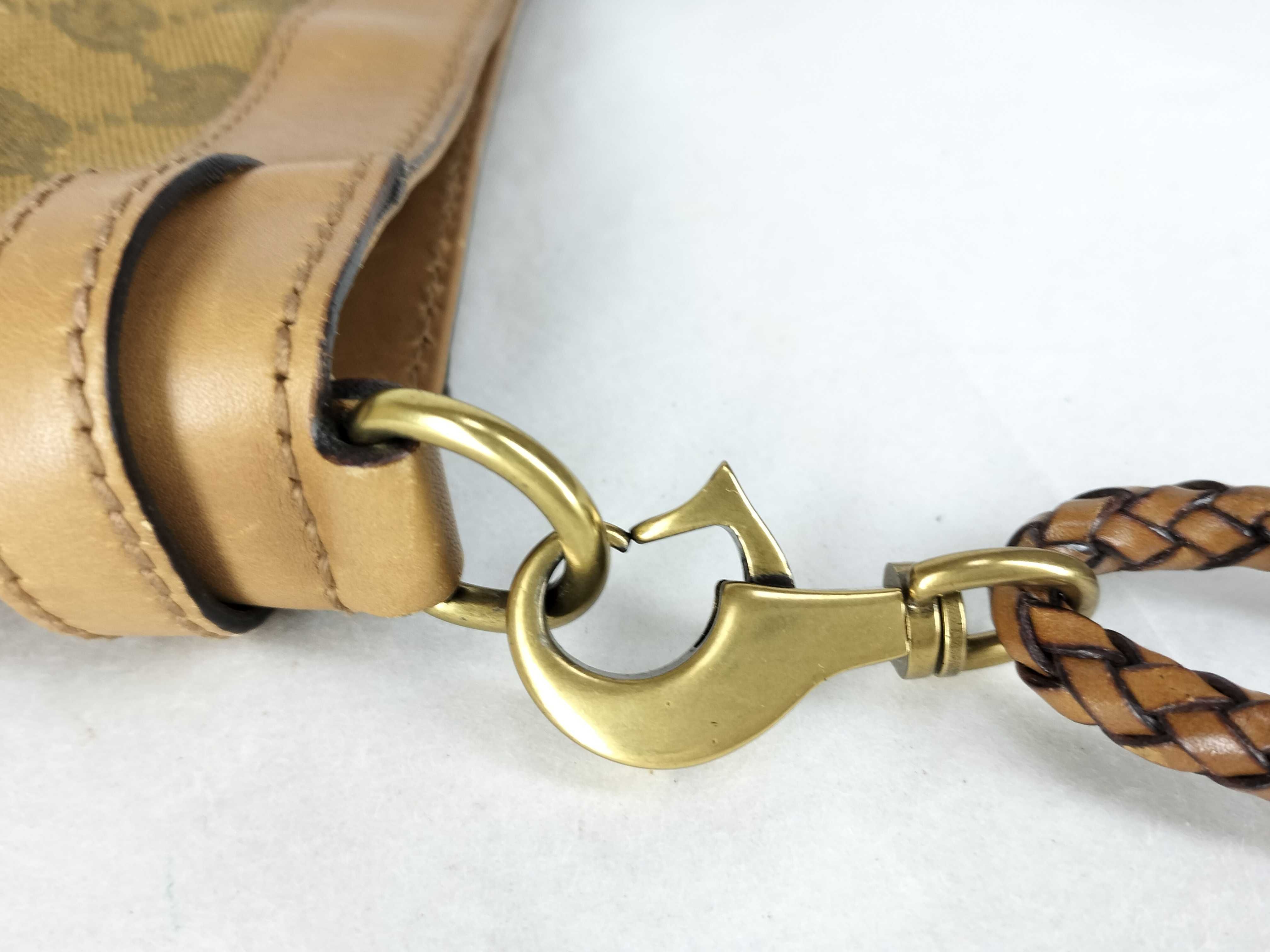 GG Canvas Shoulder Bag (109106) — view 5