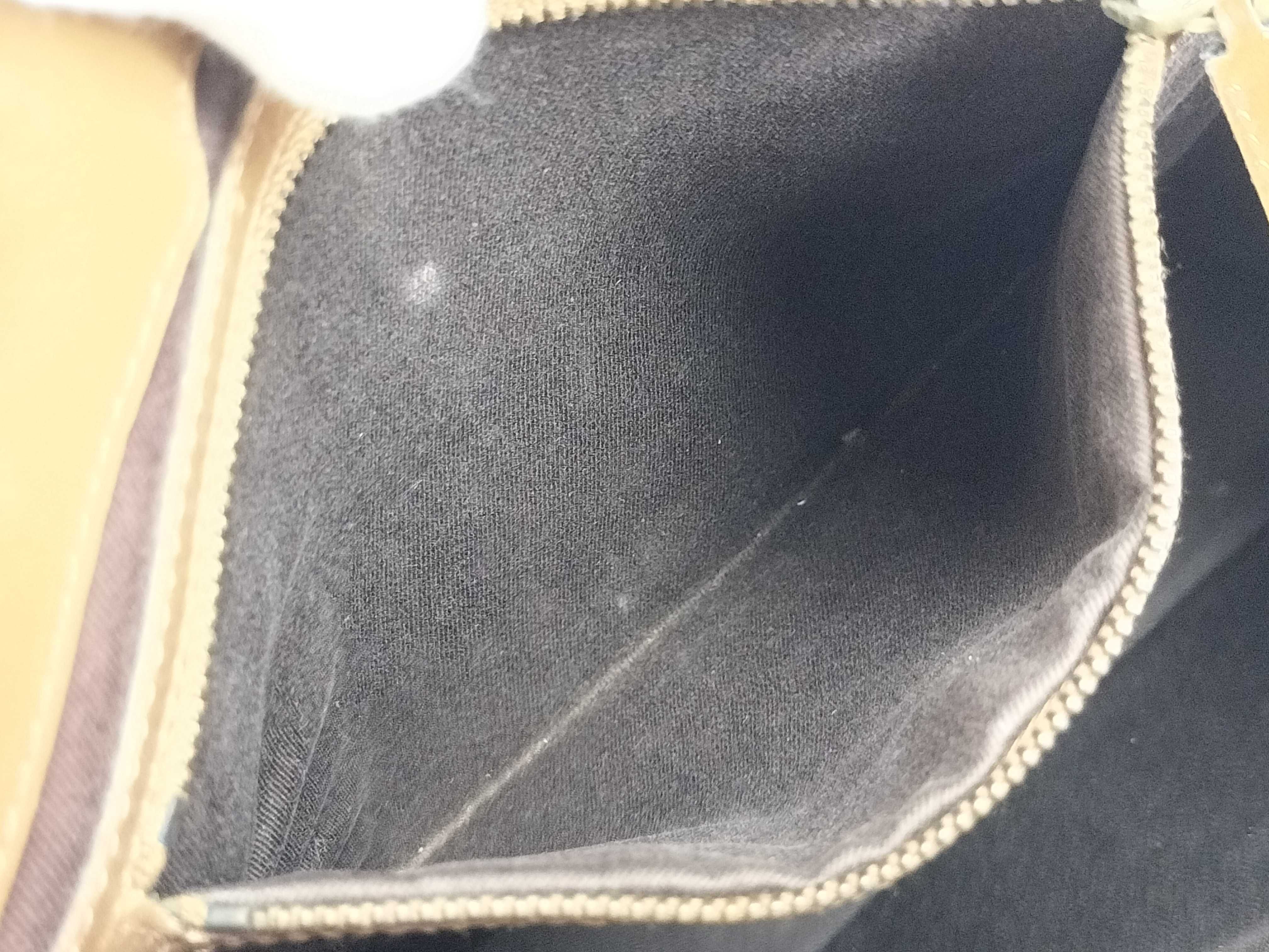 GG Canvas Shoulder Bag (109106) — view 10