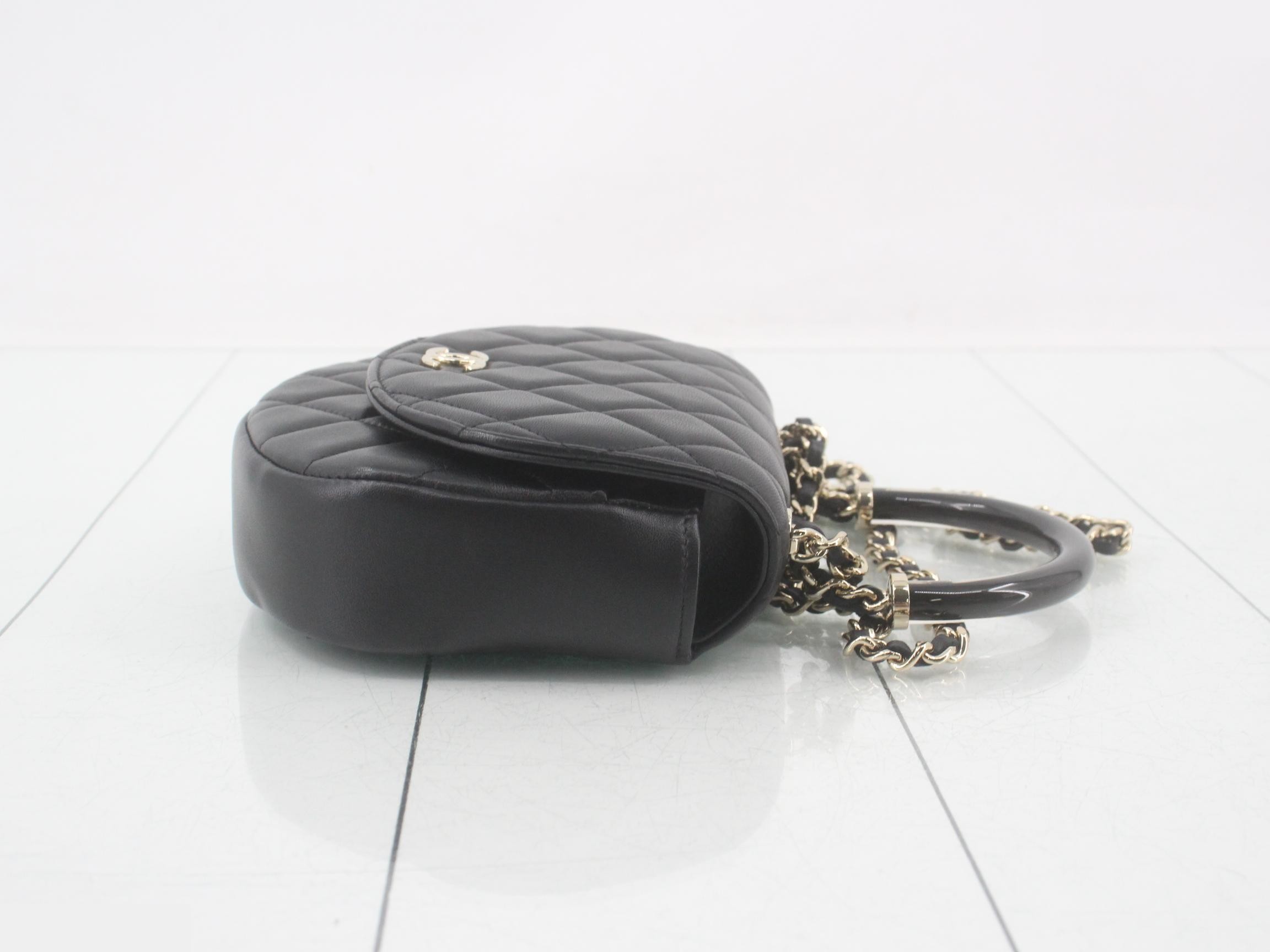 Matelassé handbag / chain shoulder bag (2-way) — view 3