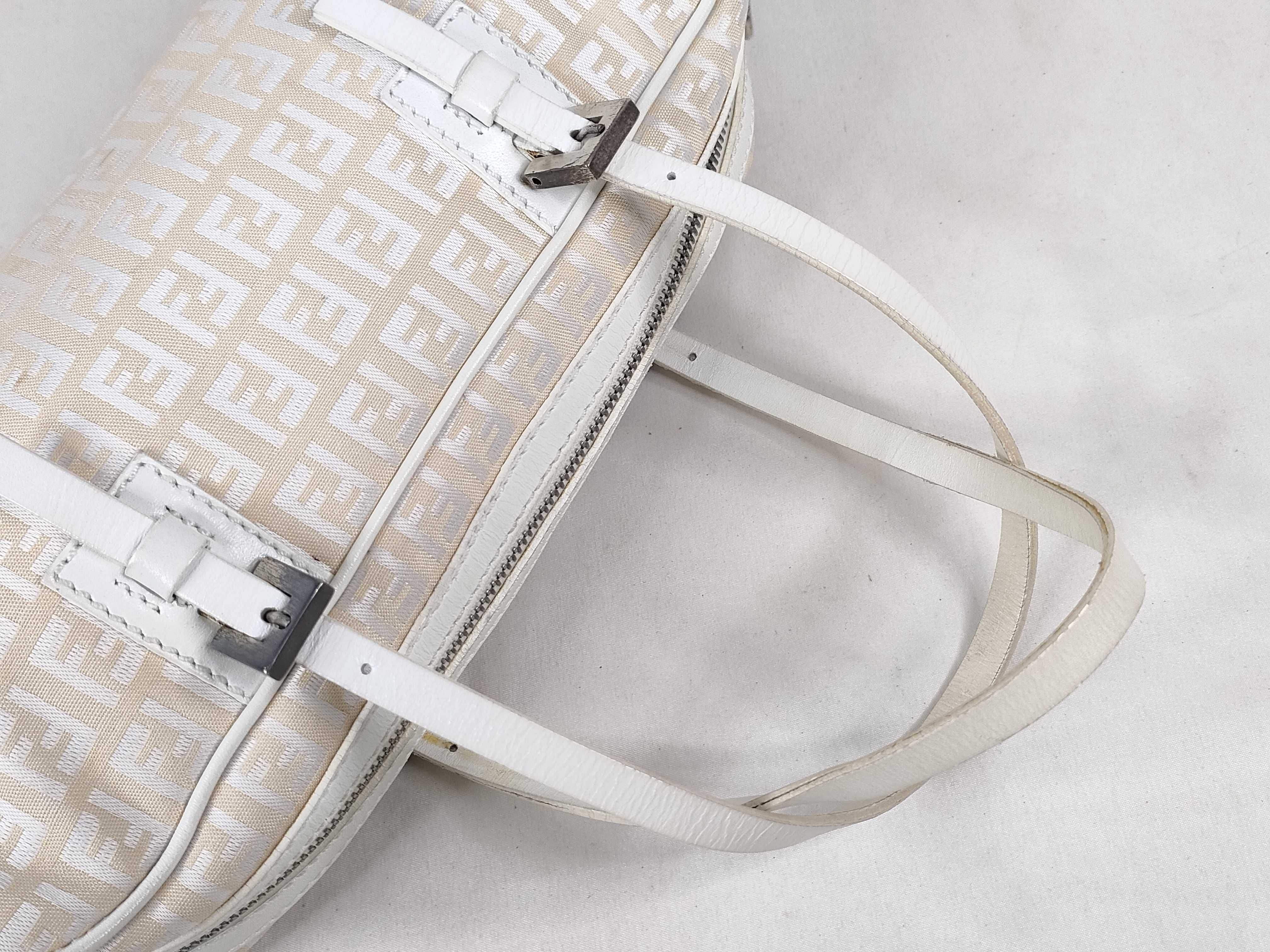 handbag — view 3