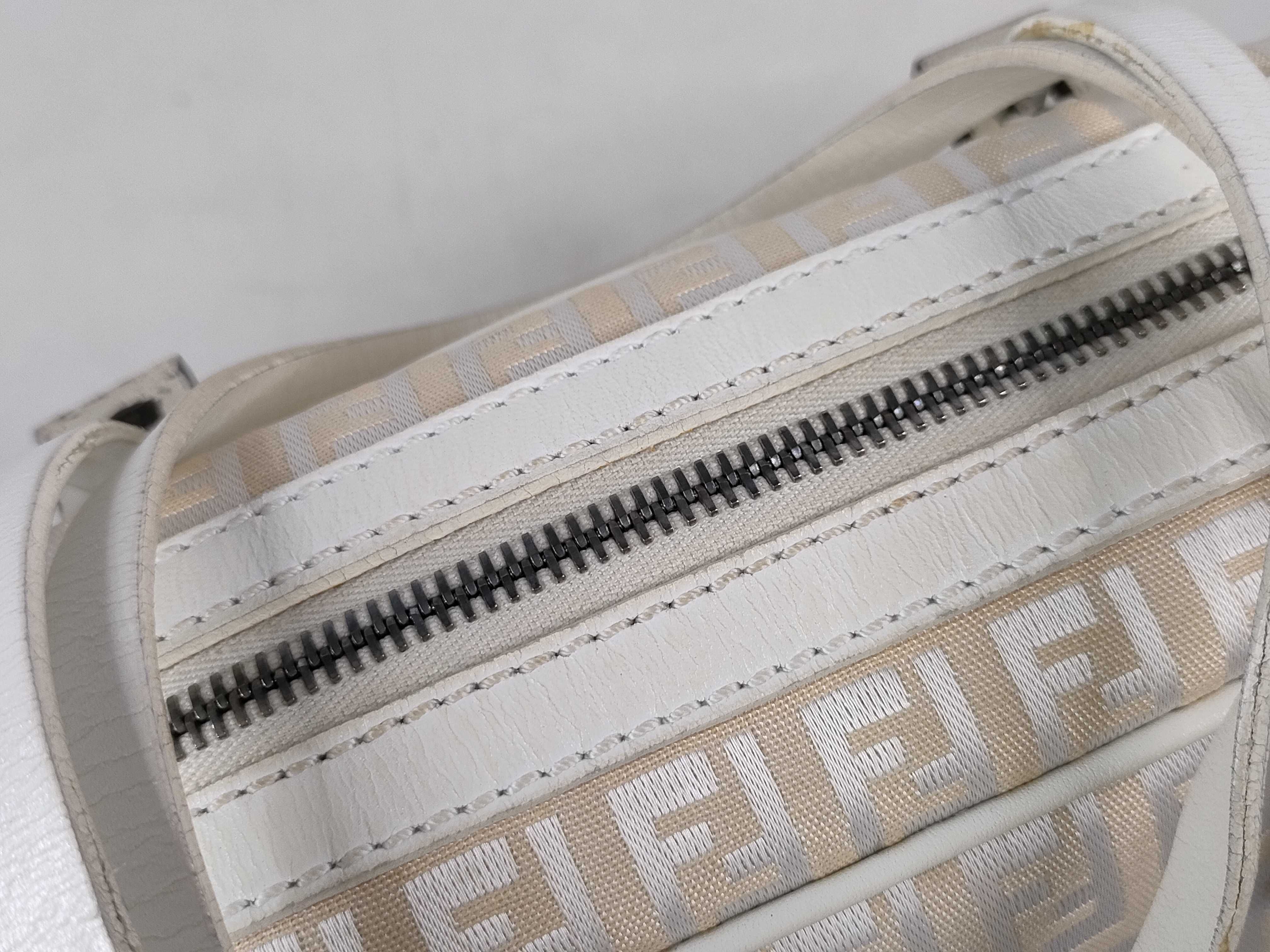 handbag — view 8