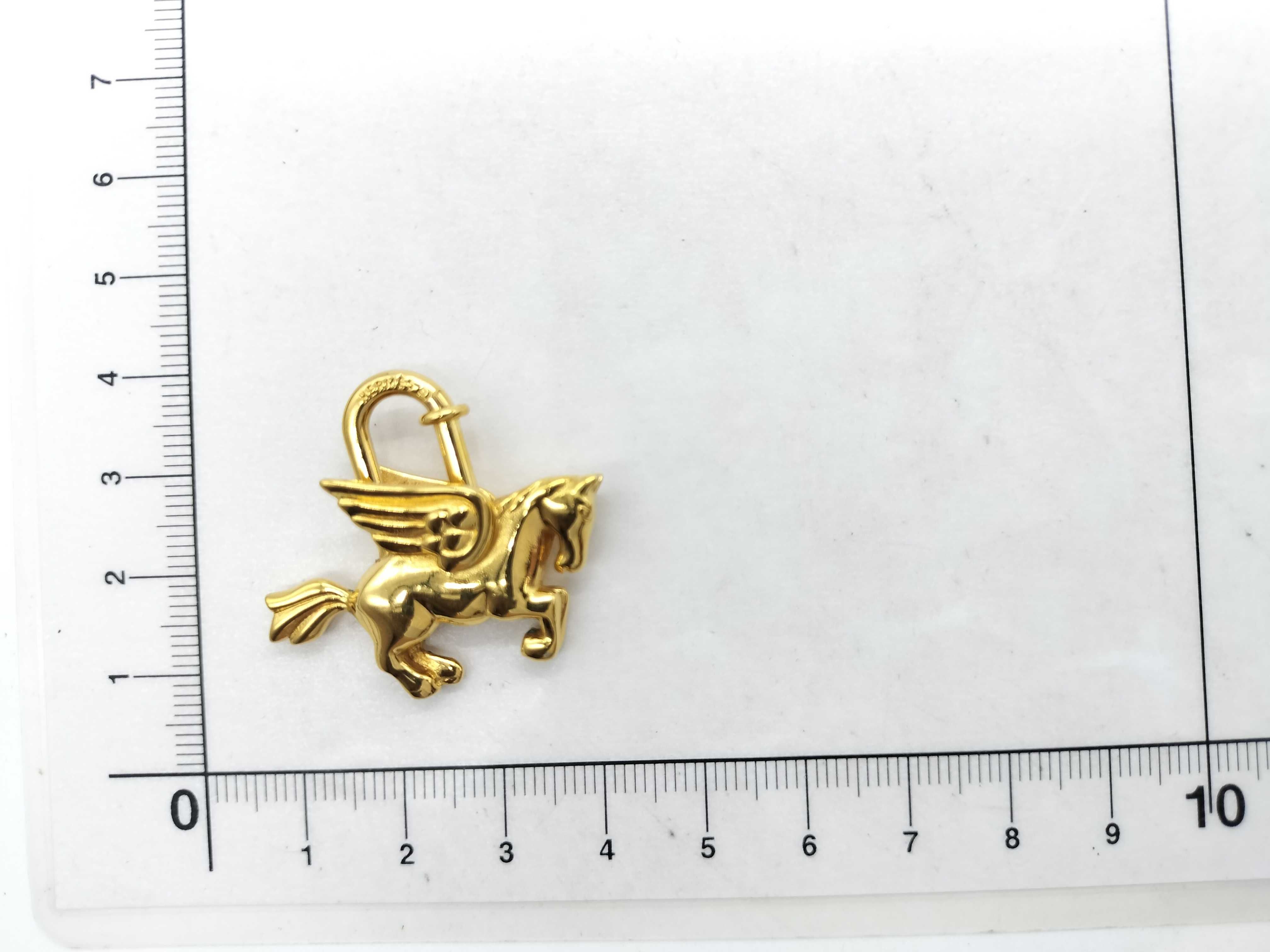 padlock, 1993 limited edition, Pegasus design, gold, and other accessories. — view 5