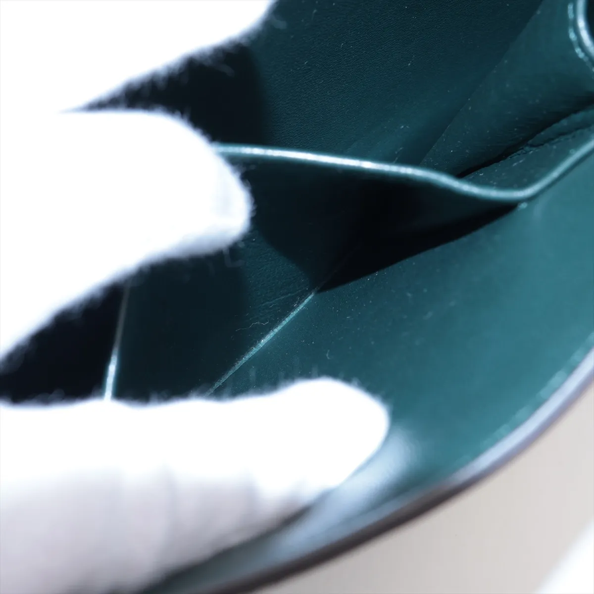 Classic Box Leather Shoulder Bag Green — view 9