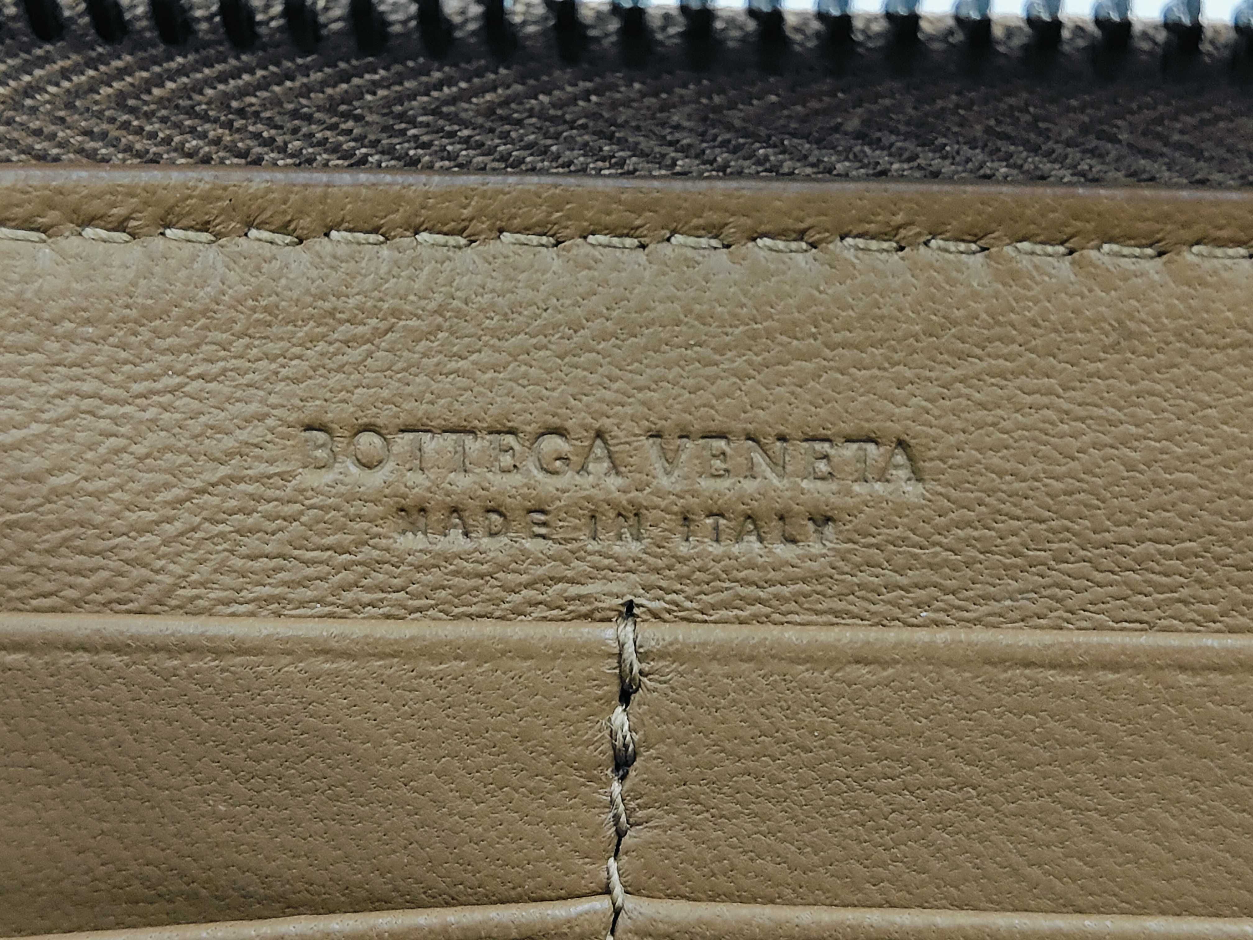 Intrecciato Brand Zip Long Wallet — view 13