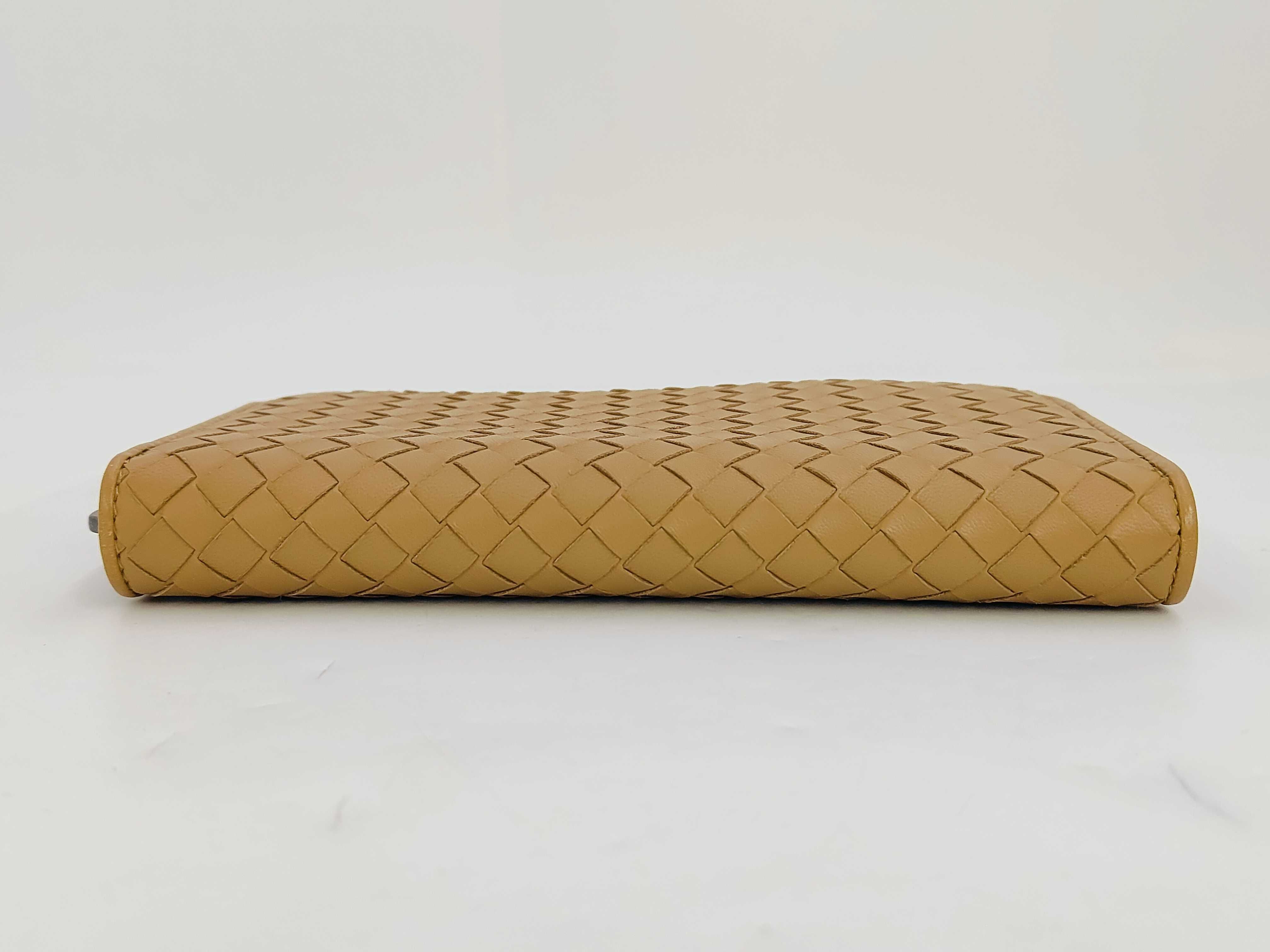Intrecciato Brand Zip Long Wallet — view 3