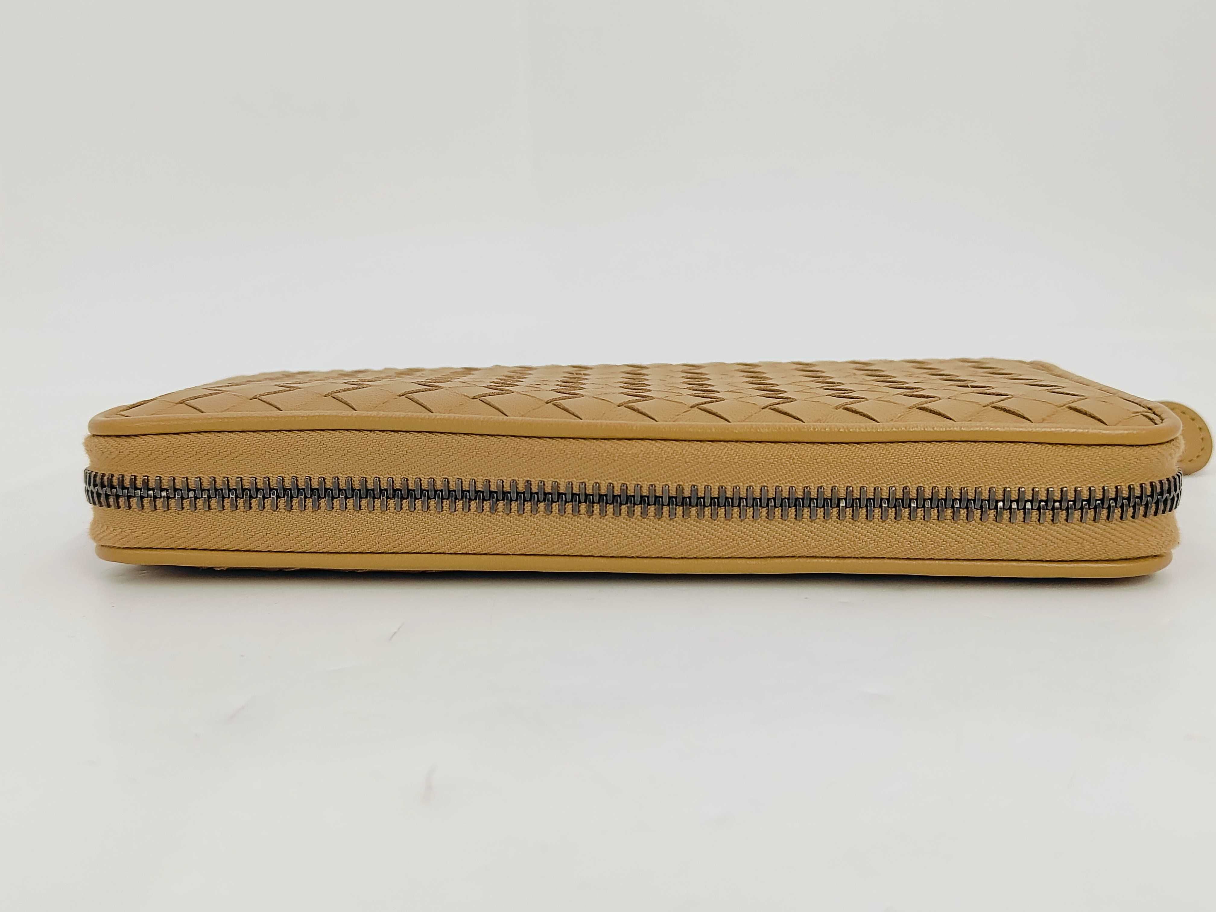 Intrecciato Brand Zip Long Wallet — view 5